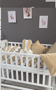 Комплект постільної білизни для новонародженого Зайчик з бортиками іграшками бежевий - Фото 1