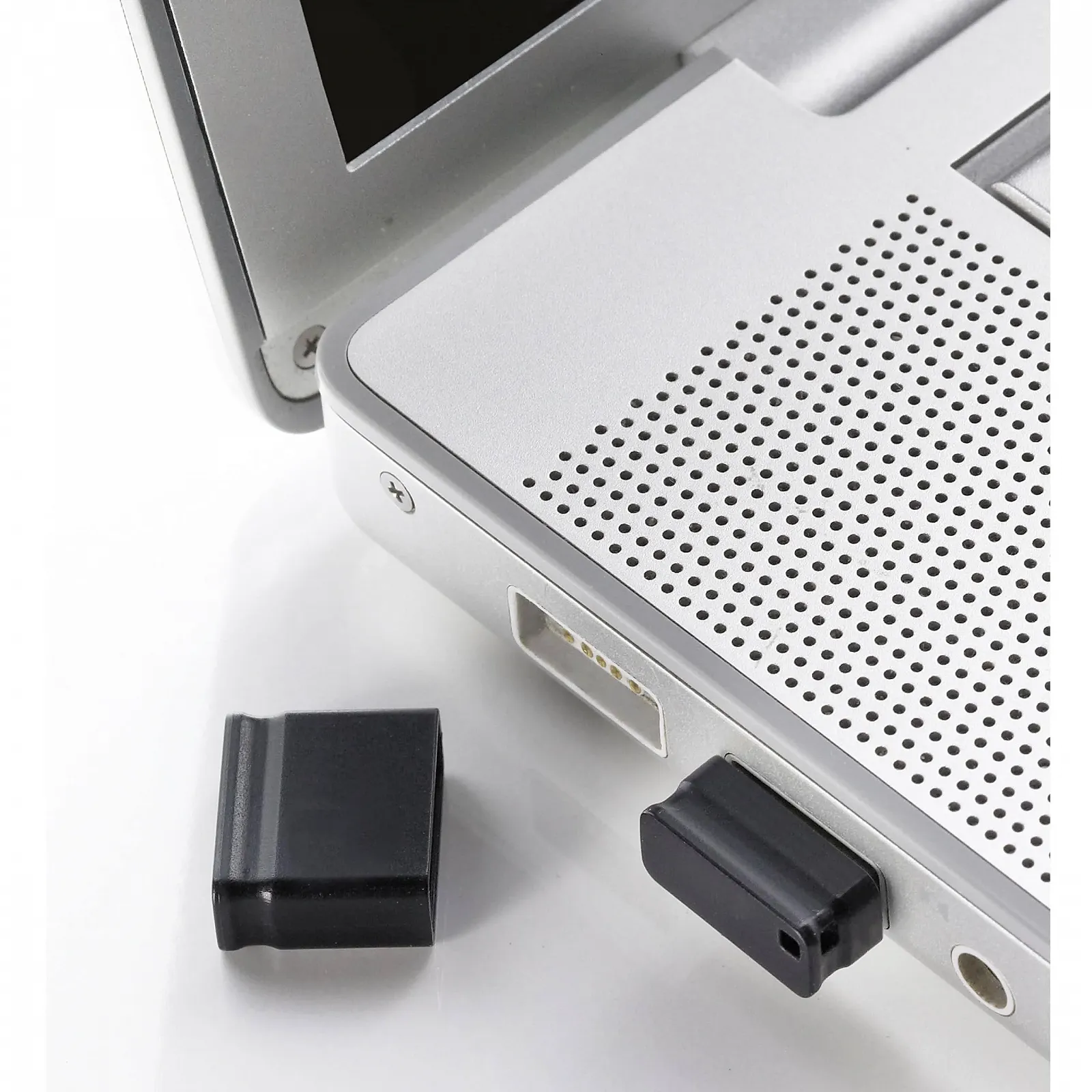 USB-флеш-накопичувач Intenso Micro Line 128 ГБ USB 2.0 Black, фото №4 USB-флеш-накопичувач Intenso Micro Line 128 ГБ USB 2.0 Black, фото №4