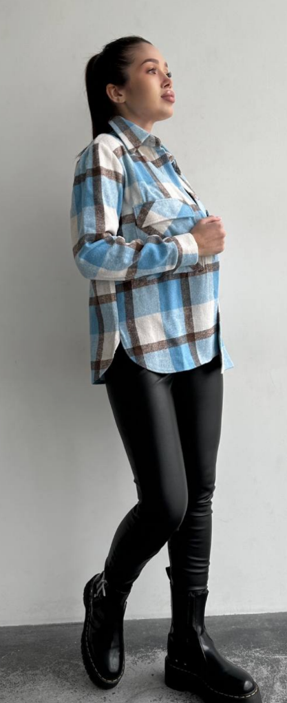 Женская теплая хлопковая рубашка в клетку GDF840 цвет бело-голубая размер 48/52, фото №2