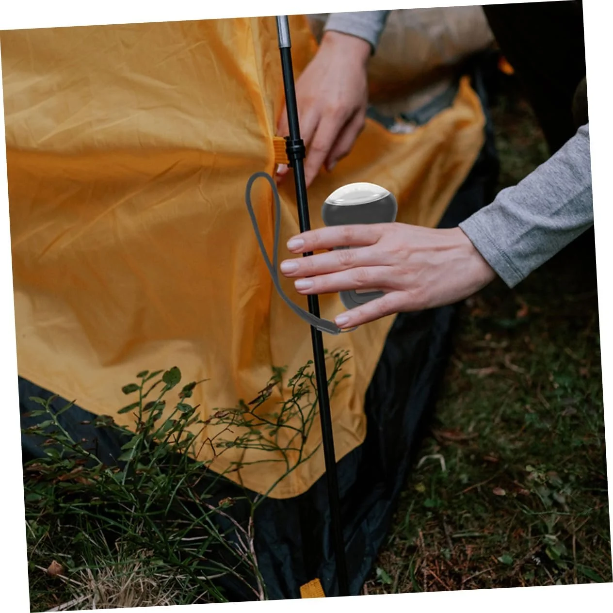 Ручной фонарь Holibanna 2 шт. LED с ручным приводом и солнечной зарядкой для кемпинга, походов, чрезвычайных ситуаций, для использования на открытом воздухе, черный и синий, фото №7