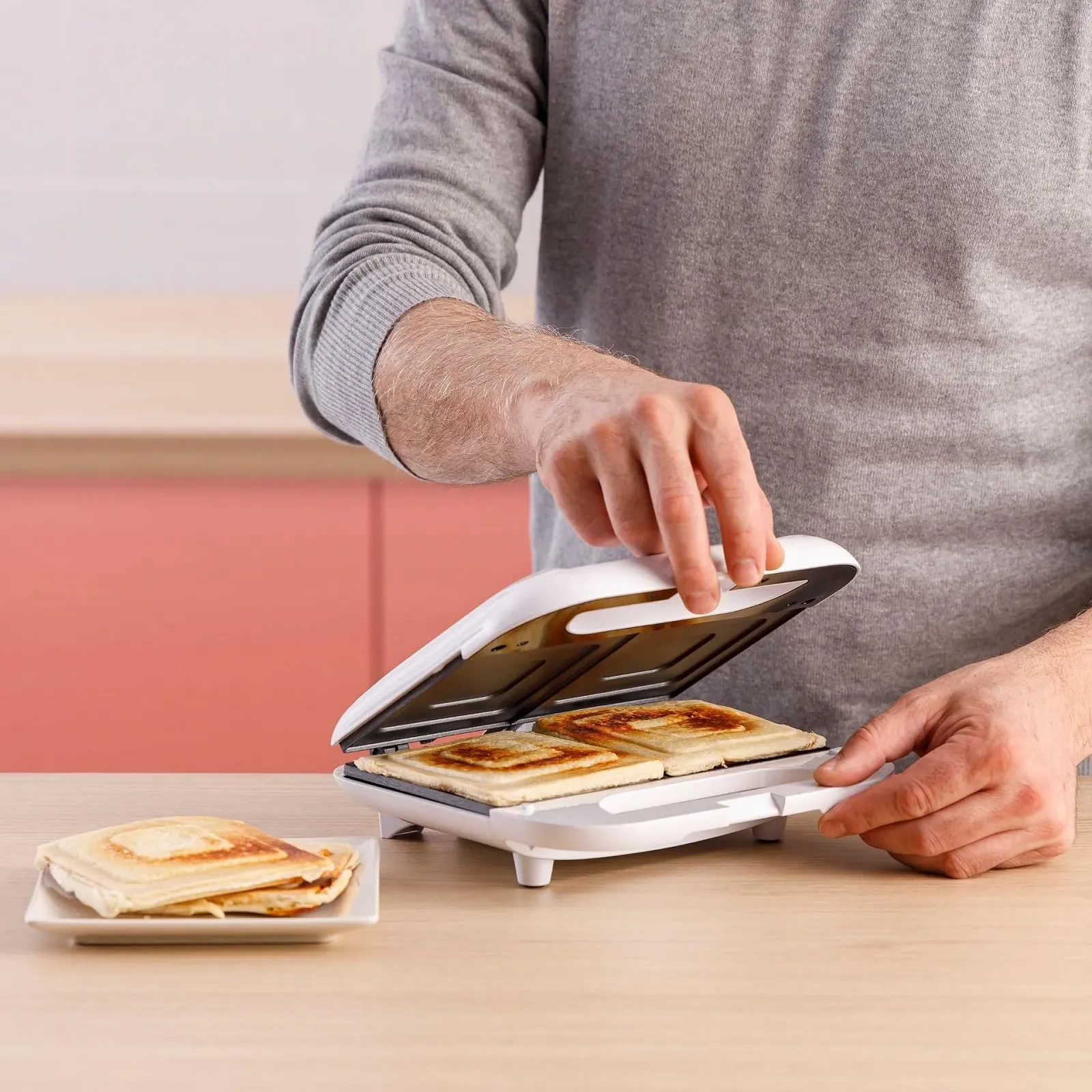 Сэндвичница Solac Buon Sandwich II на 2 сэндвича 750 Вт с антипригарным покрытием белый, фото №4 Сэндвичница Solac Buon Sandwich II на 2 сэндвича 750 Вт с антипригарным покрытием белый, фото №4