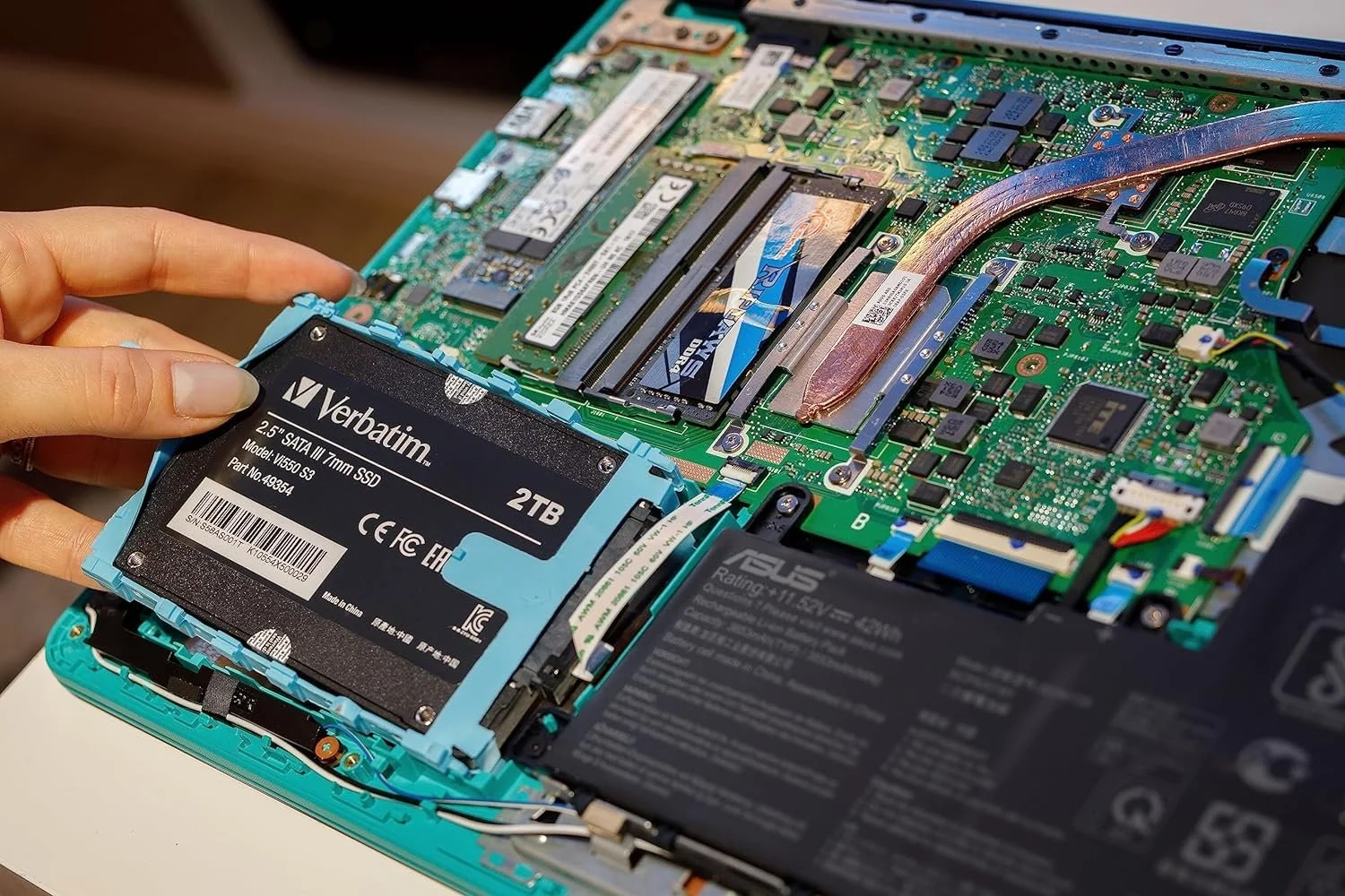 Внутрішній SSD Verbatim Vi550 S3 2TB 2.5" SATA III 3D NAND до 550МБ/с Чорний, фото №5