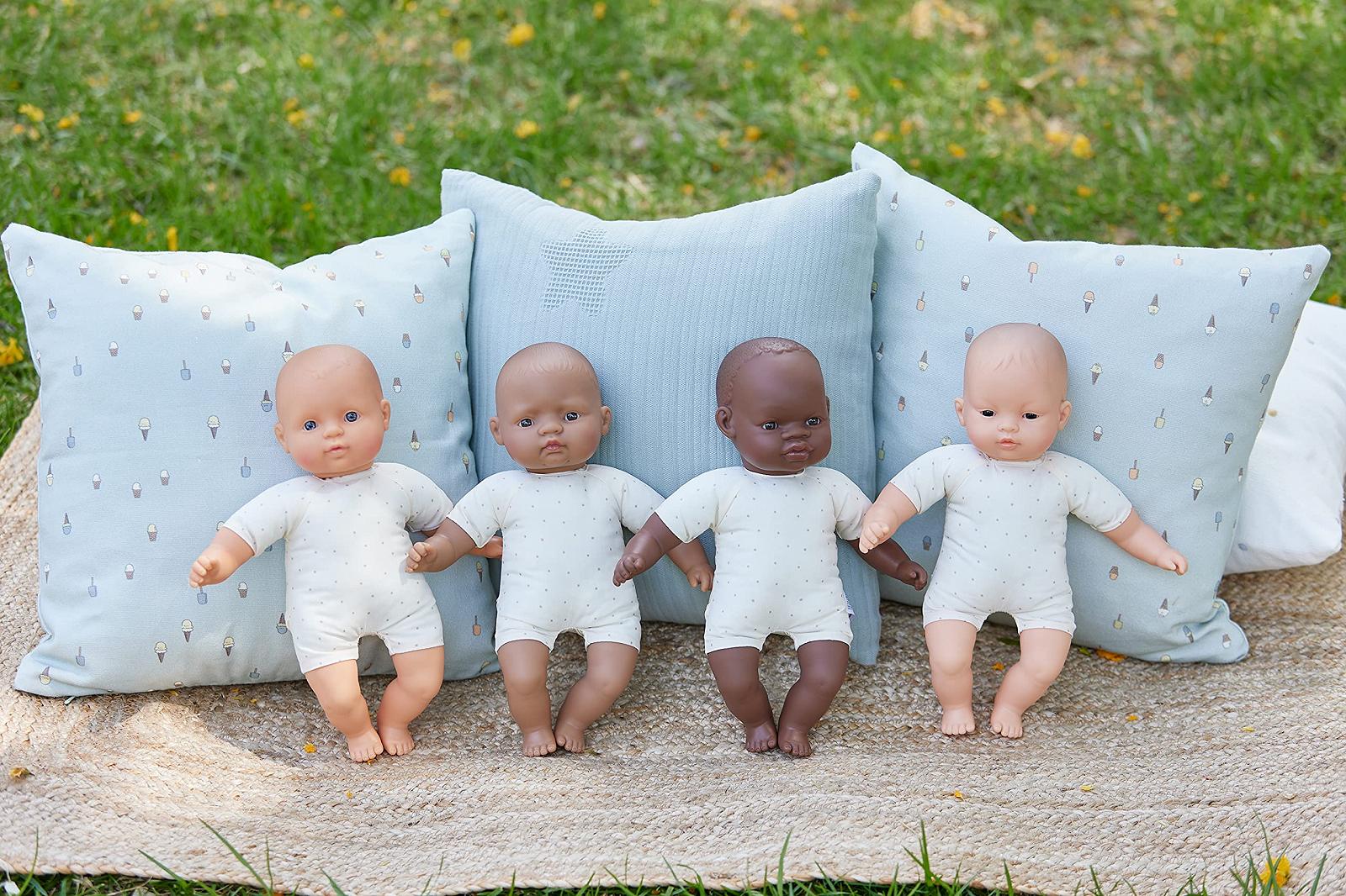 Лялька Європейська Miniland 32 см з м’яким тілом у подарунковій коробці, фото №6 Лялька Європейська Miniland 32 см з м’яким тілом у подарунковій коробці, фото №6