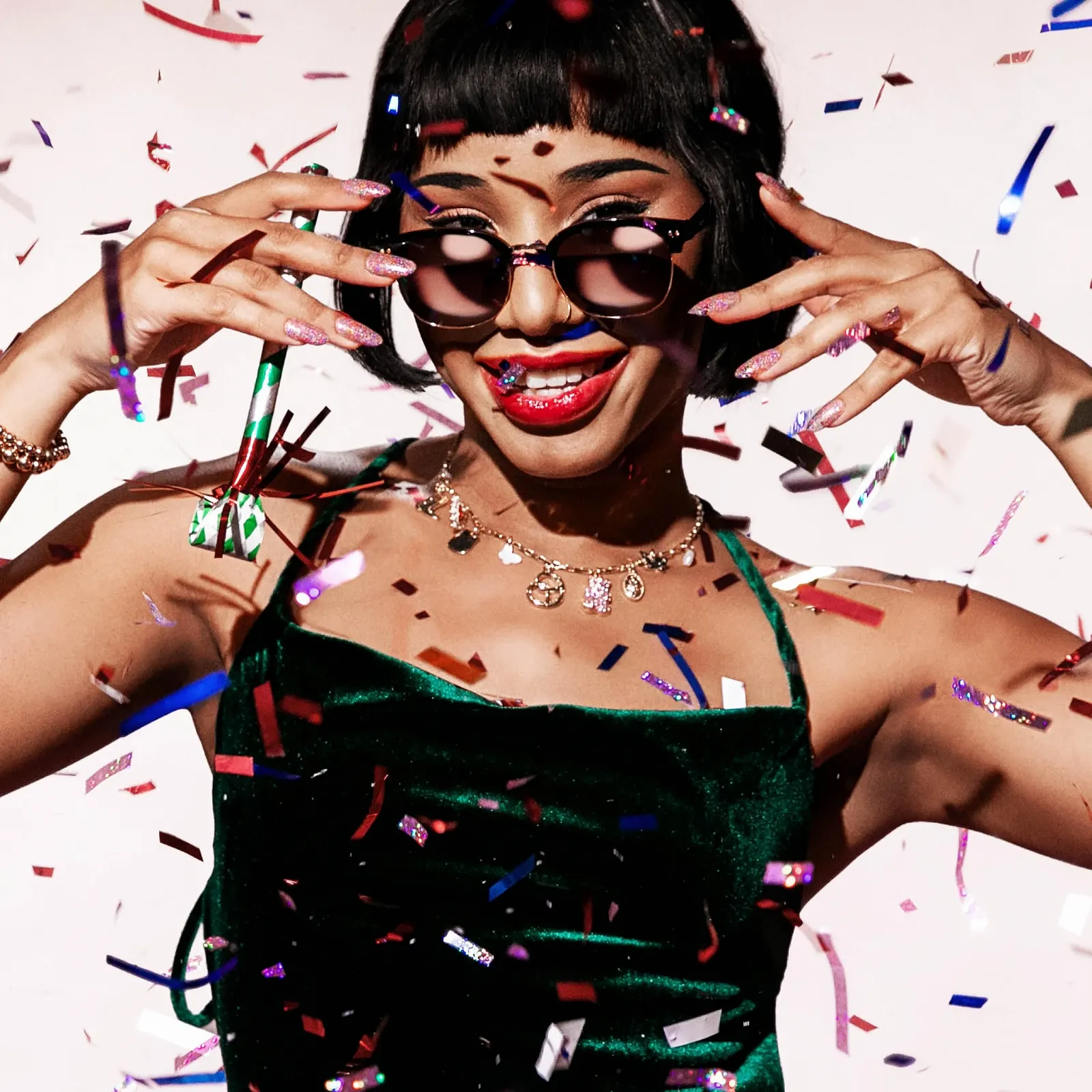 Гель-лак Gelish Mini Lots Of Dots UV Металлик 9 мл, фото №4 Гель-лак Gelish Mini Lots Of Dots UV Металлик 9 мл, фото №4