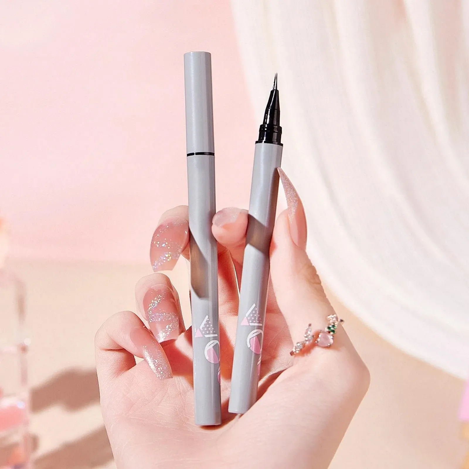 Підводка для нижніх вій з подвійним кінчиком Рідка, фото №2 Підводка для нижніх вій з подвійним кінчиком Рідка, фото №2