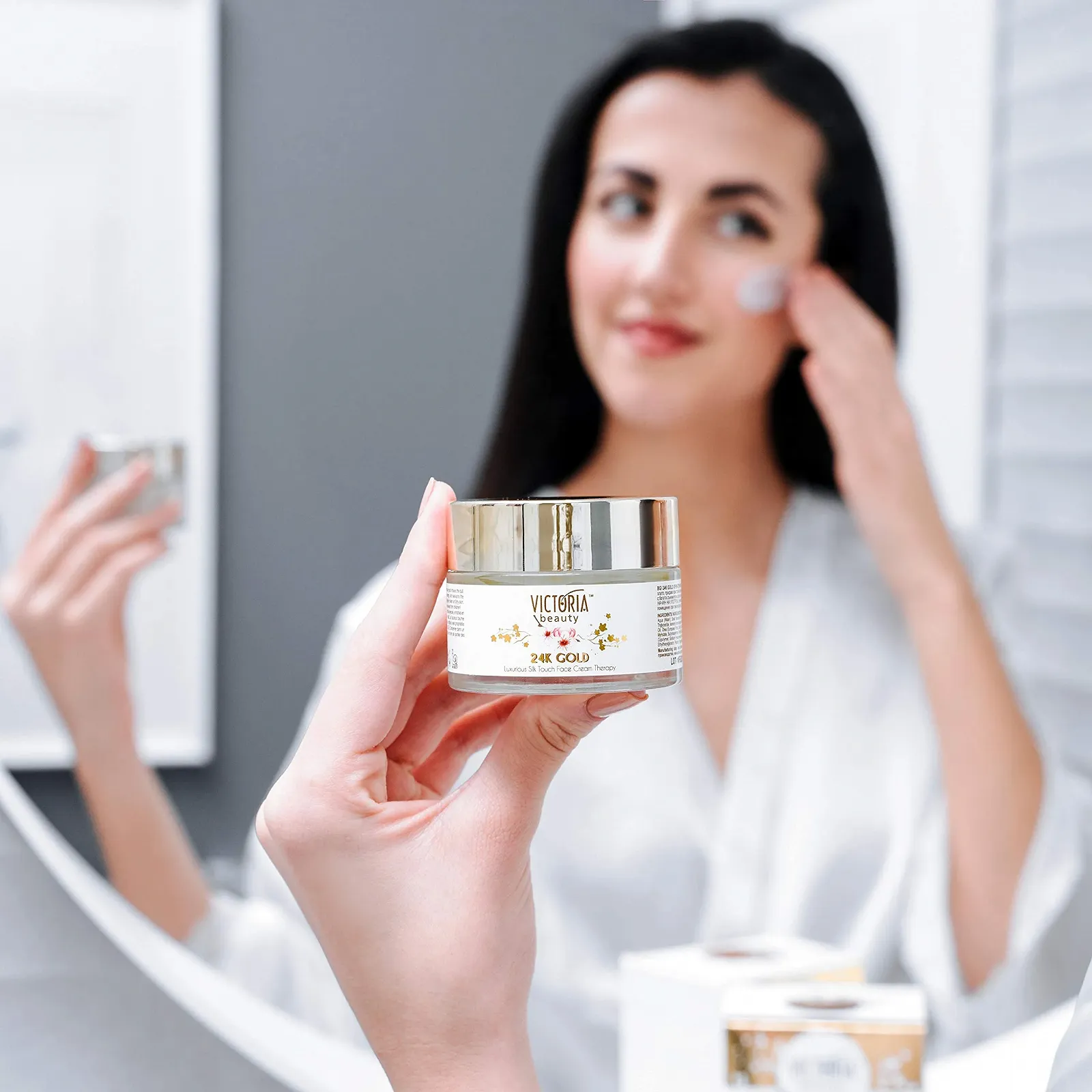 Дневной крем Victoria Beauty Hyaluronic Cream 24k Gold Антивозрастной 50 мл, фото №2 Дневной крем Victoria Beauty Hyaluronic Cream 24k Gold Антивозрастной 50 мл, фото №2