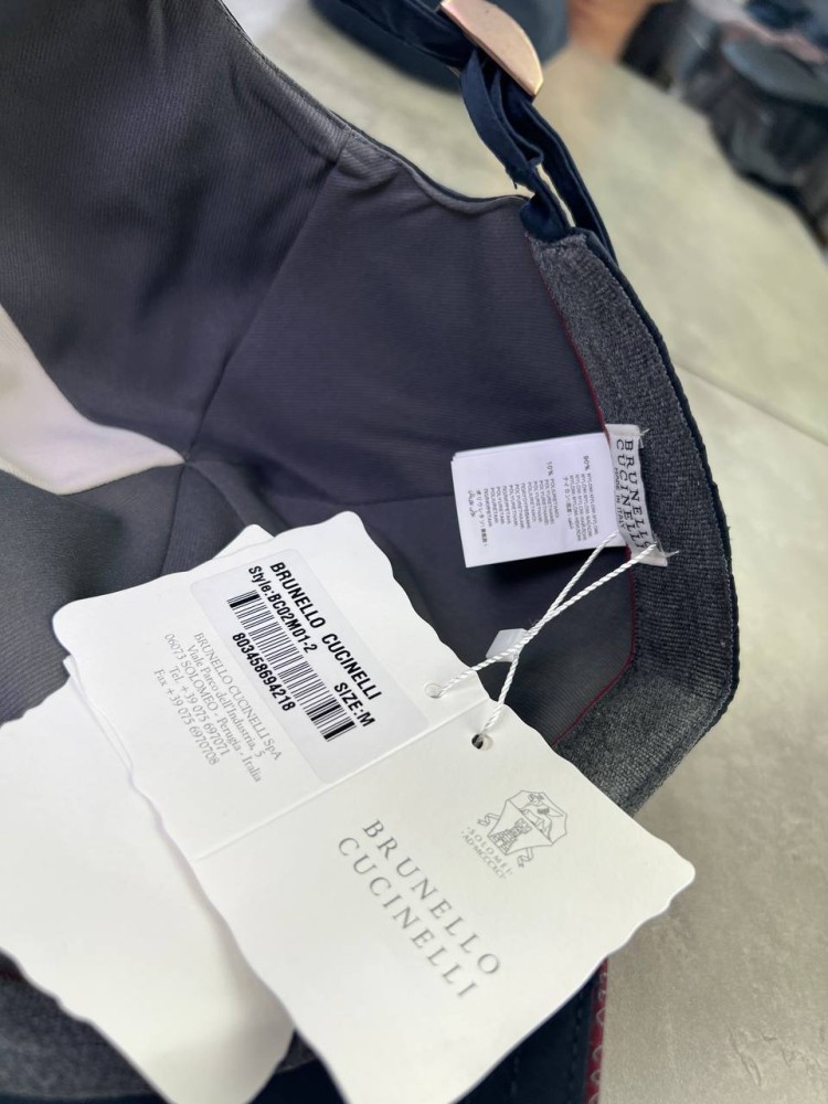 Кепка Brunello Cucinelli темно-синя з червоним логотипом gu594, фото №8 Кепка Brunello Cucinelli темно-синя з червоним логотипом gu594, фото №8