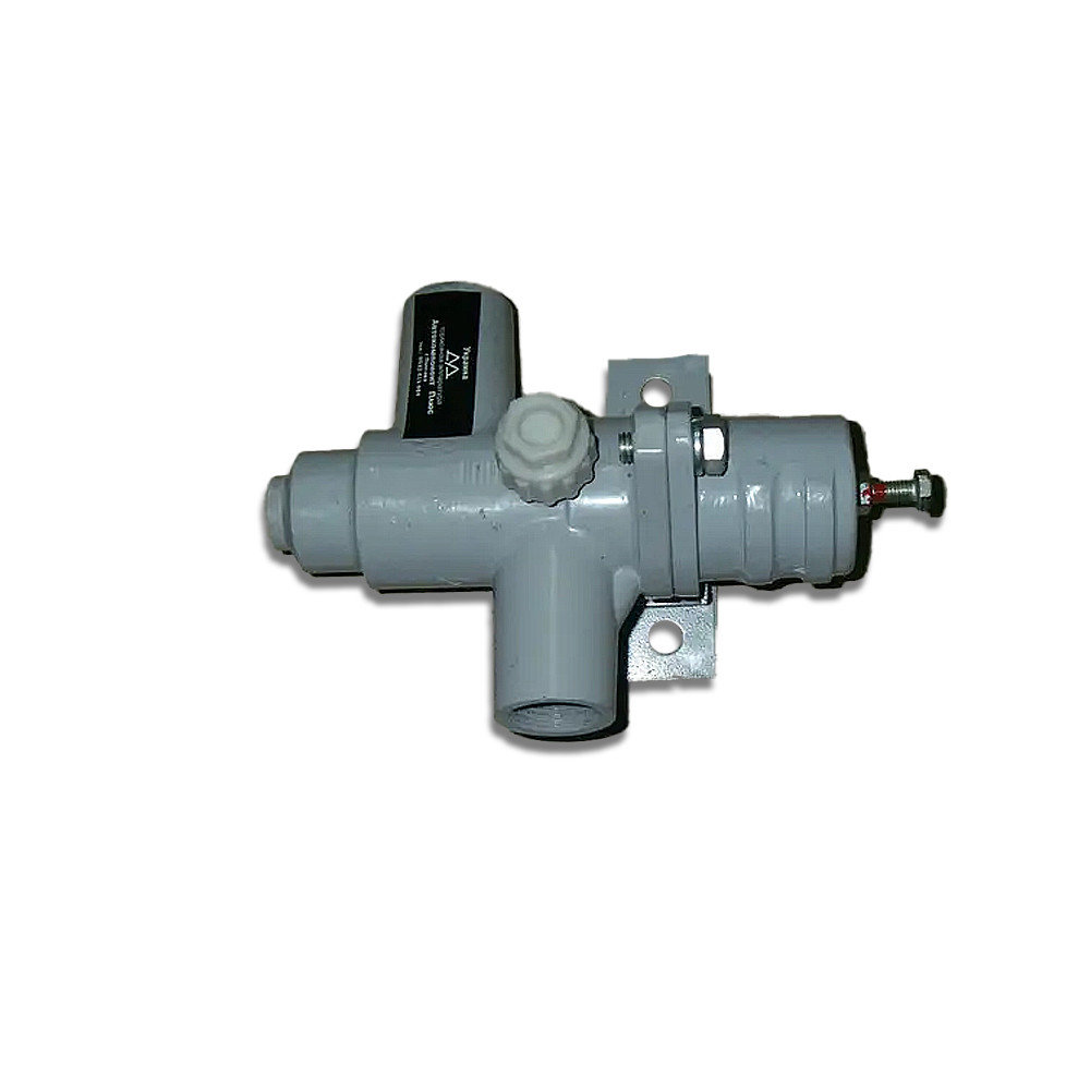 Регулятор давления воздуха Полтава 15.3512010) 100.3512010 975.300.110.0, фото №1