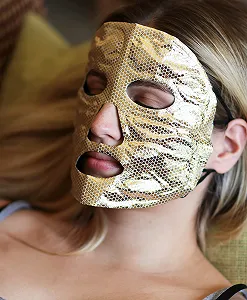 Маска для обличчя Sensory Retreats Divine Glow Self Heating, 3 шт., Листкова маска з підігрівом synthetic.ua - Фото 1