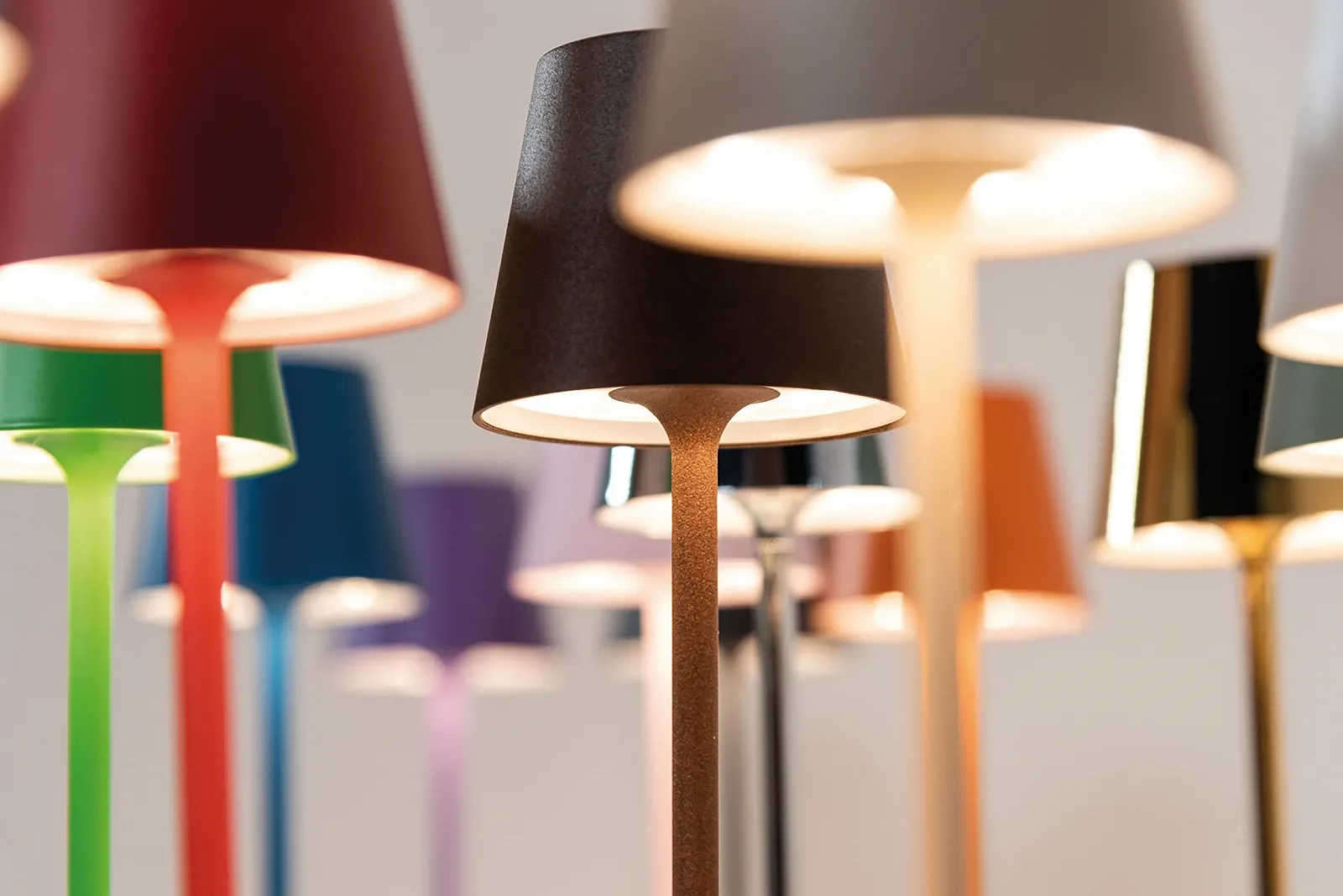 Настільна лампа Zafferano Poldina Pro Micro бездротова LED акумуляторна 2200-2700-3000K IP65 алюміній В27.5 см USB Синій Капрі, фото №8