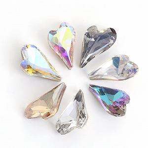 Стрази Прикраса для нігтів Серце Тривимірні Кришталеві Скляні Гострі Нижні Різні Кольори, 50 шт - Фото 1