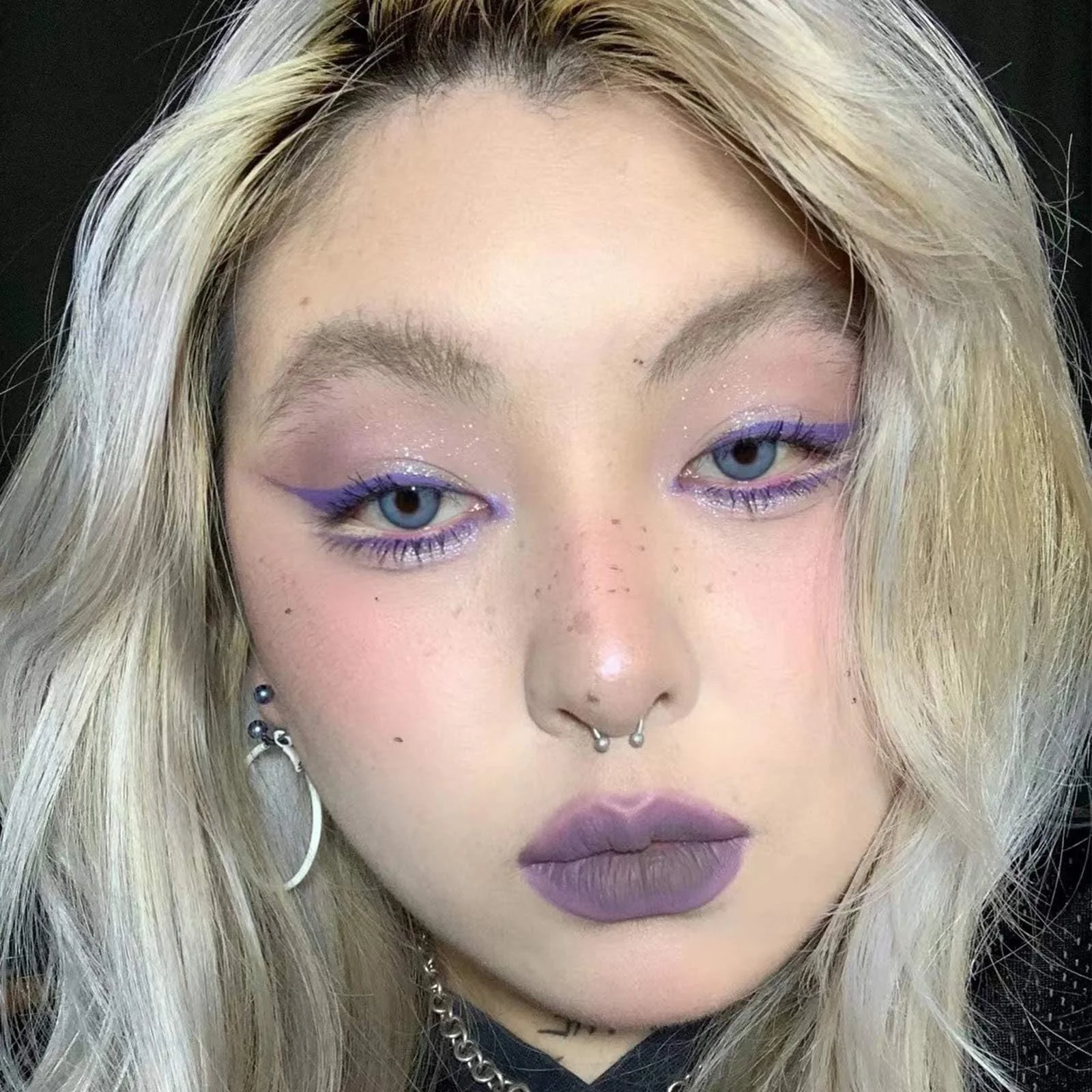 Олівець для очей WAHRE Блискучий Синя та Фіолетова, 2 шт., фото №6 Олівець для очей WAHRE Блискучий Синя та Фіолетова, 2 шт., фото №6