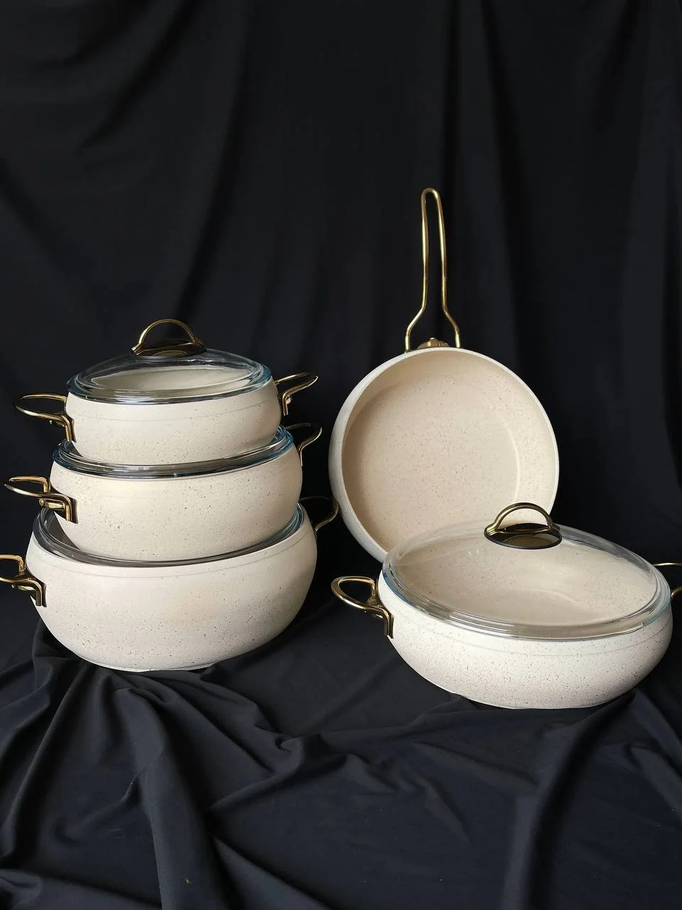 Набор каструль та сковорідка. 9 предметів, фото №1