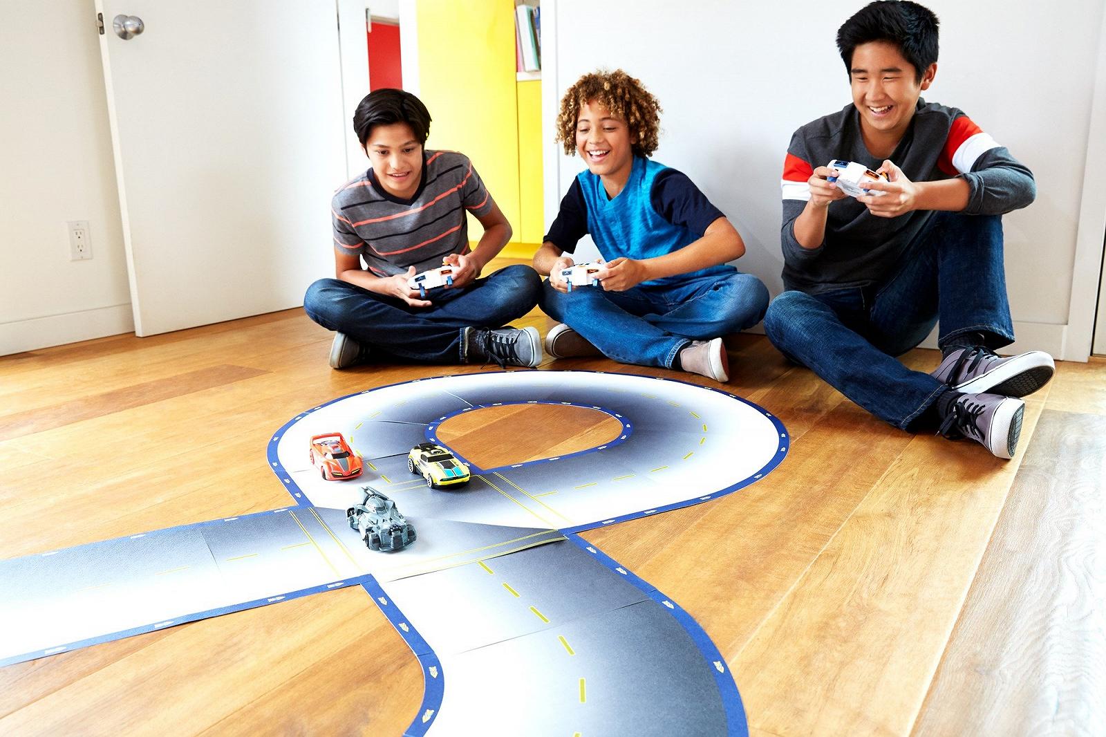 Набор Mattel Hot Wheels FFY79 Ai Batmobile car and controller, фото №6 Набор Mattel Hot Wheels FFY79 Ai Batmobile car and controller, фото №6