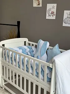 Комплект постельного белья для новорожденного Зайчик с бортиками и игрушками голубой synthetic.ua - Фото 1