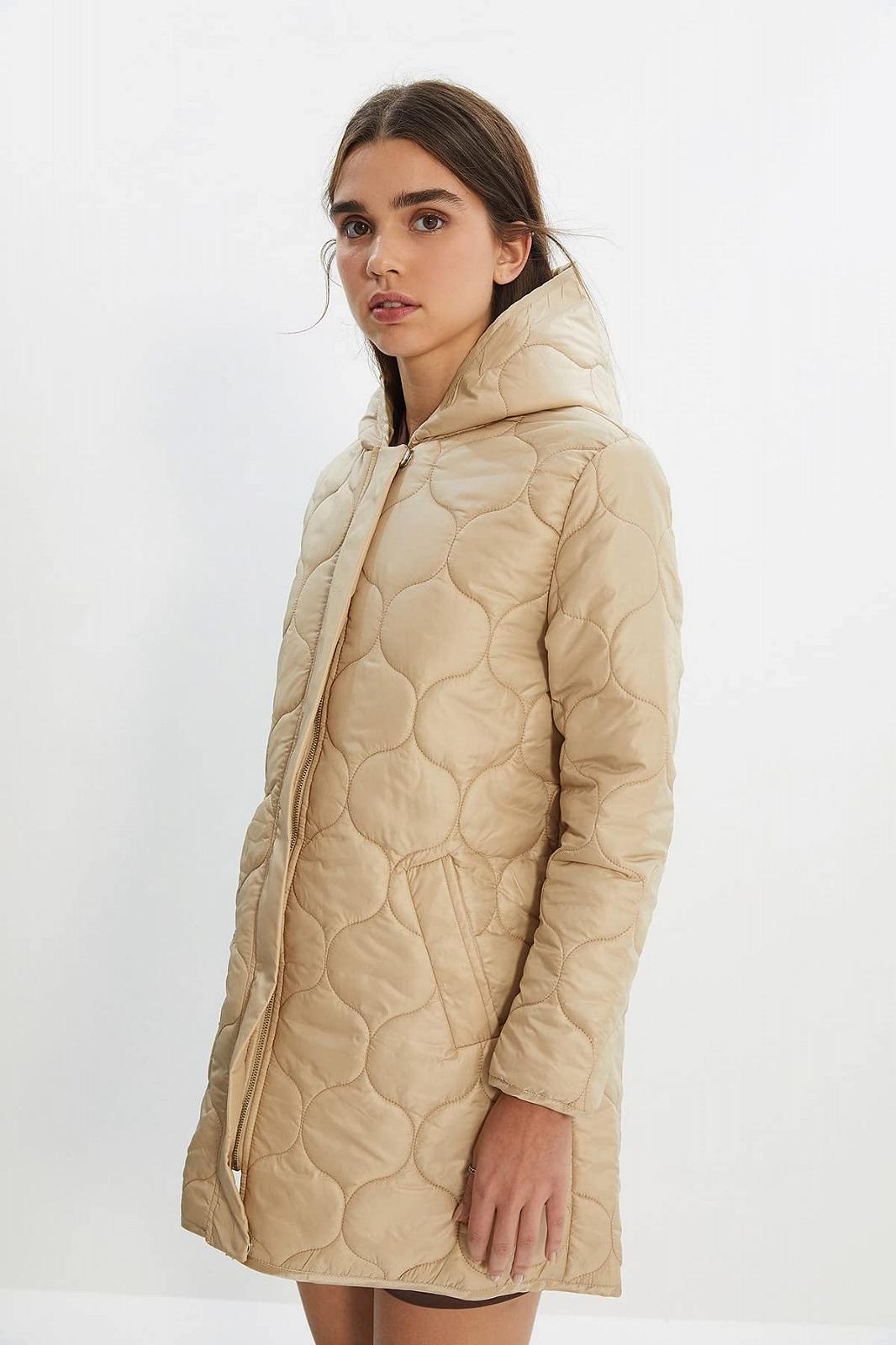 Куртка TRENDYOL Женская стеганая с капюшоном, фото №2 Куртка TRENDYOL Женская стеганая с капюшоном, фото №2