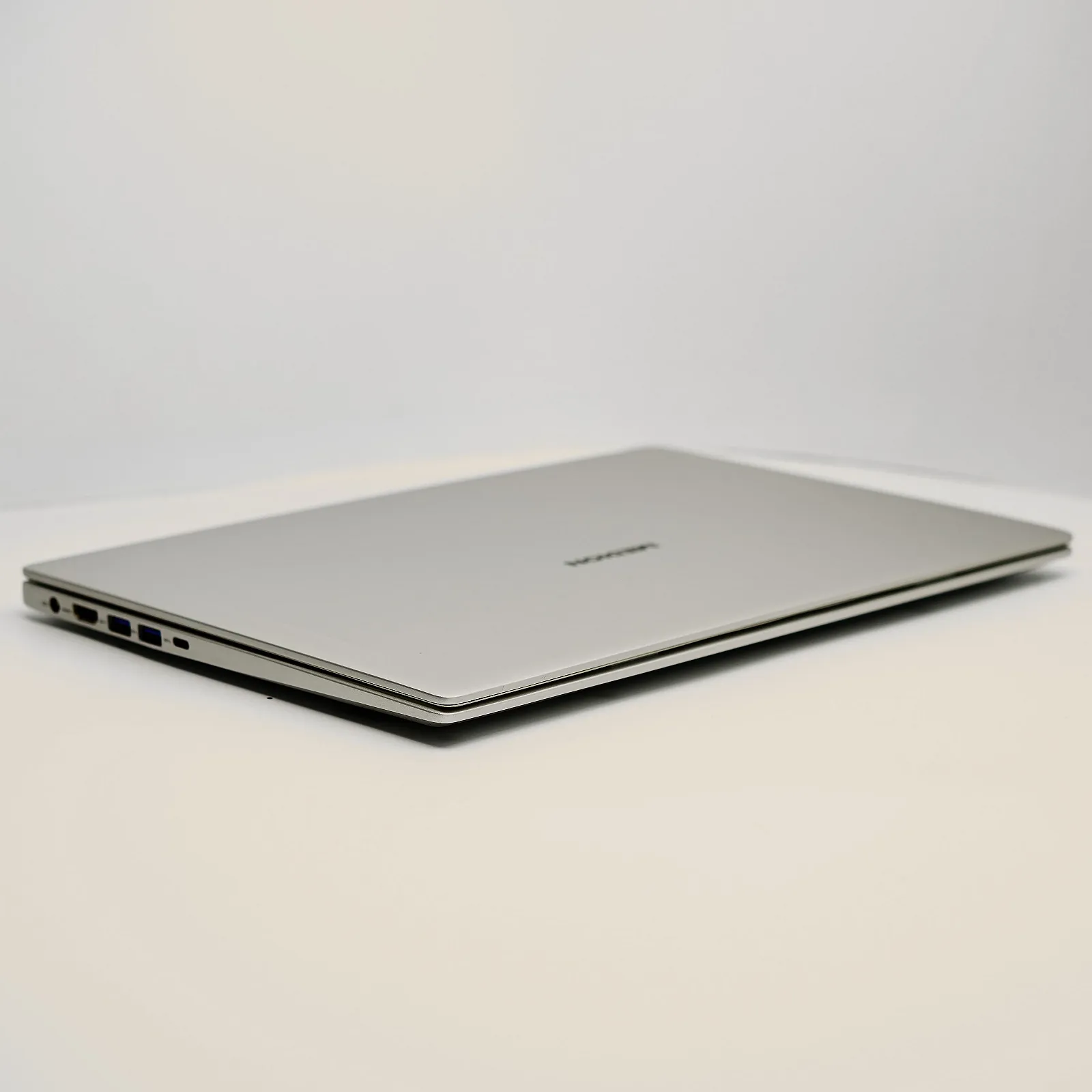 Ноутбук 15.6'' Medion (Lenovo Group) Akoya S6445 | Intel Core i7-8565U | IPS (1920x1080) FullHD | RAM 8 ГБ | SSD 256 ГБ | Intel UHD Graphics 620 | Металевий корпус | Підсвітка клавіатури | Win10 (5003), фото №7