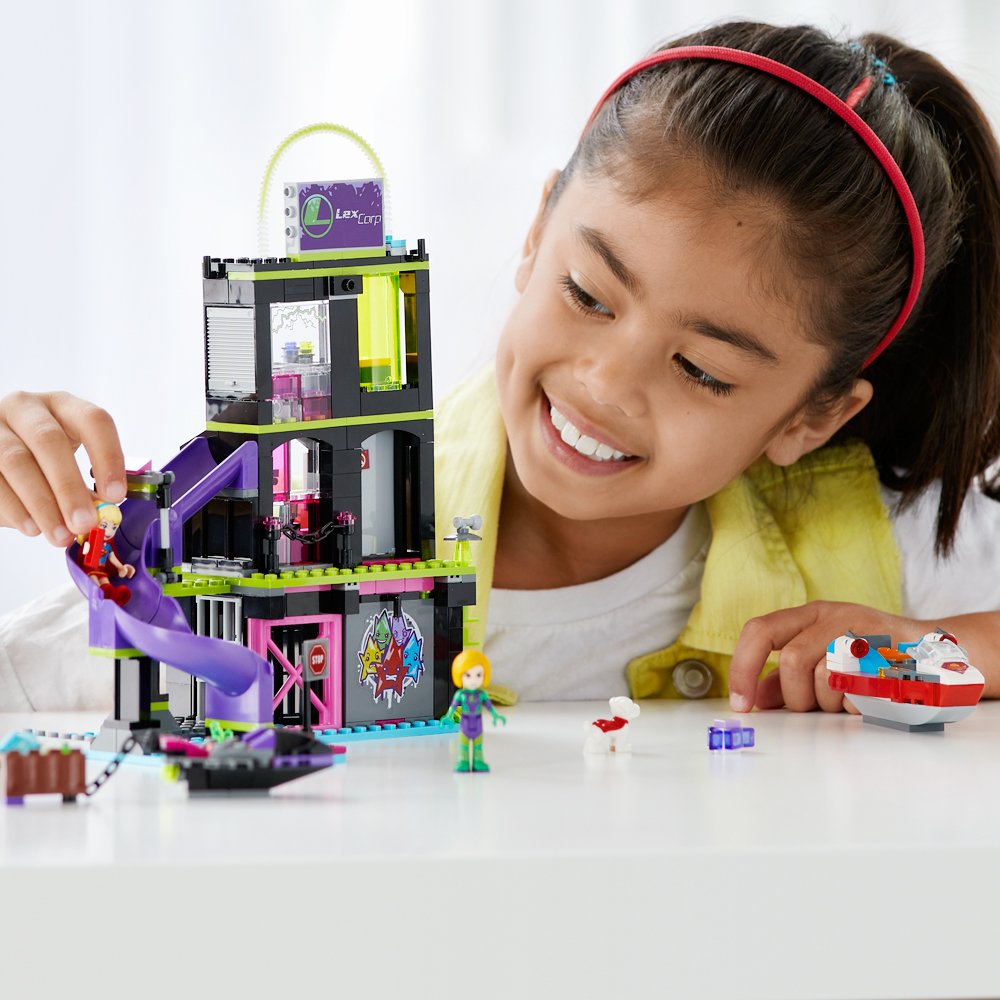 LEGO DC Super Hero Girls Lena Luthor Kryptomite Factory 41238 Набор для строительства (432 детали), фото №4