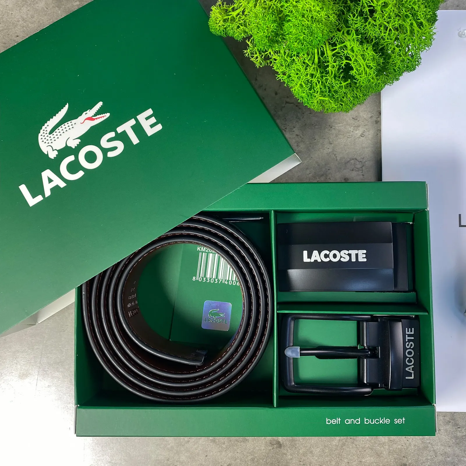 Подарунковий набір зі шкіряний ремнем Lacoste і двома змінними пряжками Лакосте, фото №6 Подарунковий набір зі шкіряний ремнем Lacoste і двома змінними пряжками Лакосте, фото №6