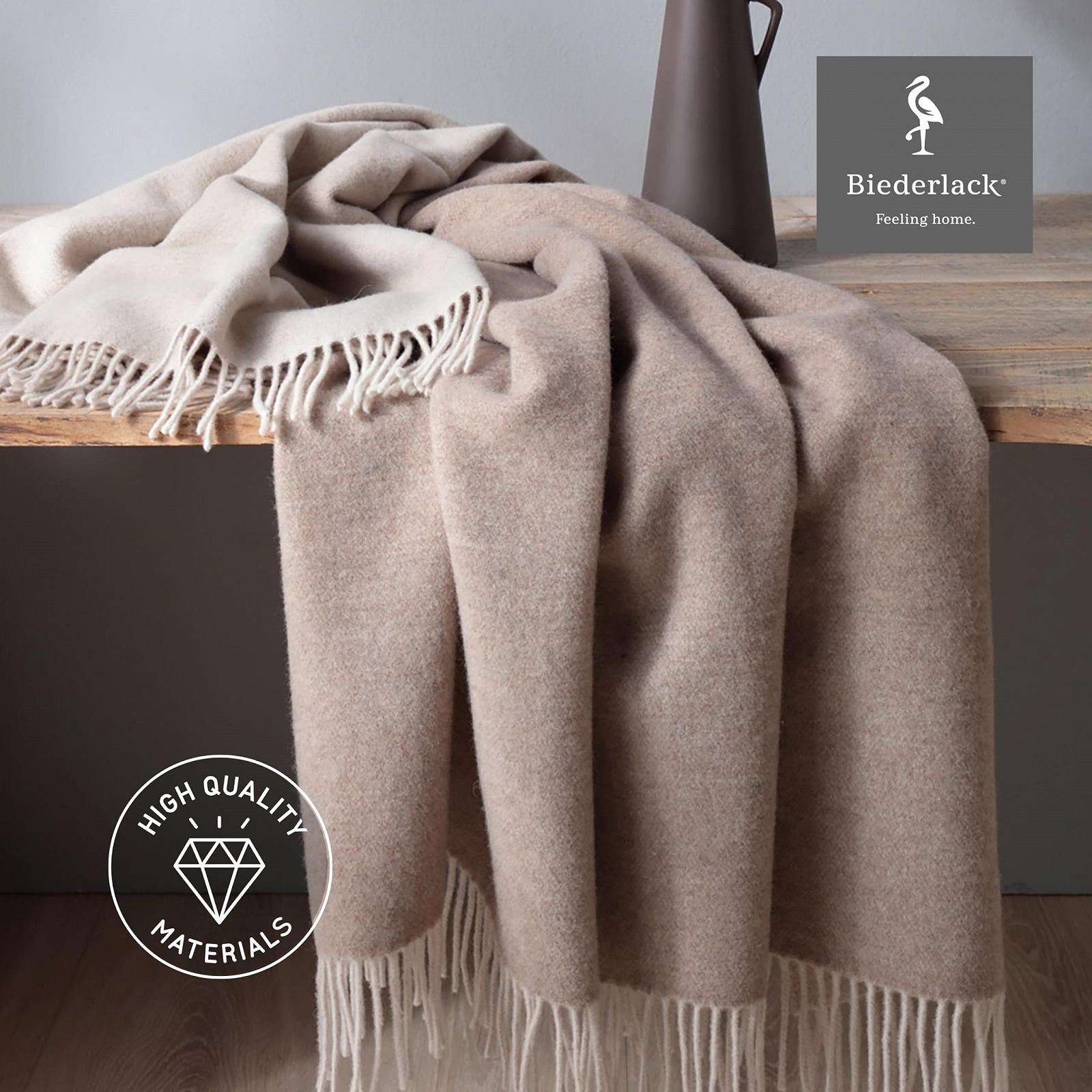 Плед Biederlack Velvet Soft Cuddly Blanket Wool Mix Natural Sand Вовна та кашемір Oeko-Tex Certified 130 x 170 см Пісочний, фото №3 Плед Biederlack Velvet Soft Cuddly Blanket Wool Mix Natural Sand Вовна та кашемір Oeko-Tex Certified 130 x 170 см Пісочний, фото №3