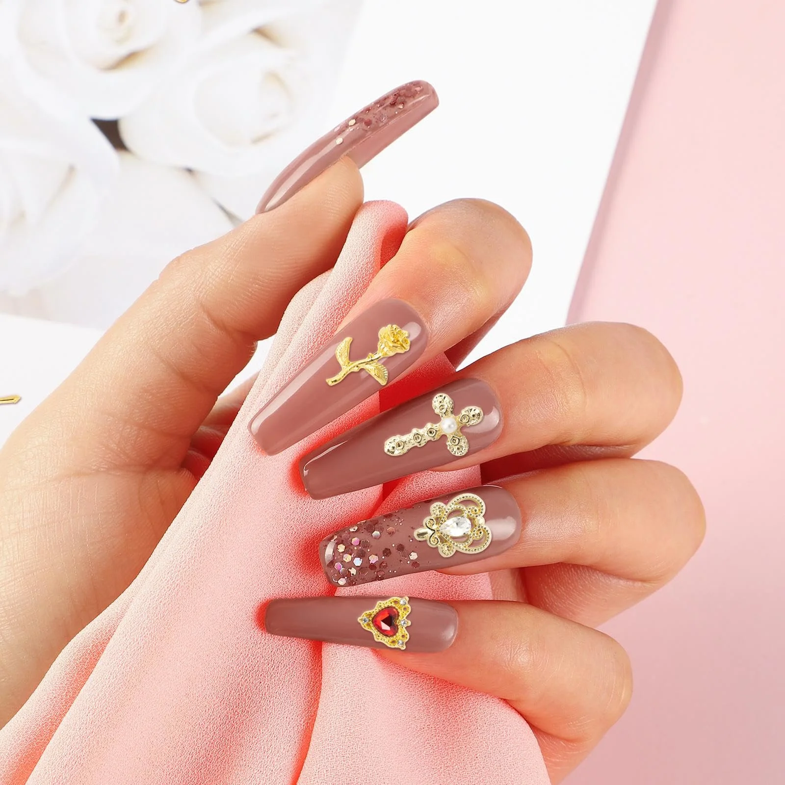 Набор украшений для ногтей 128 шт Золото, Крест, Роза, Сердца, Дева Мария, 3D украшения для ногтей Y2K, украшения для ногтей, фото №6