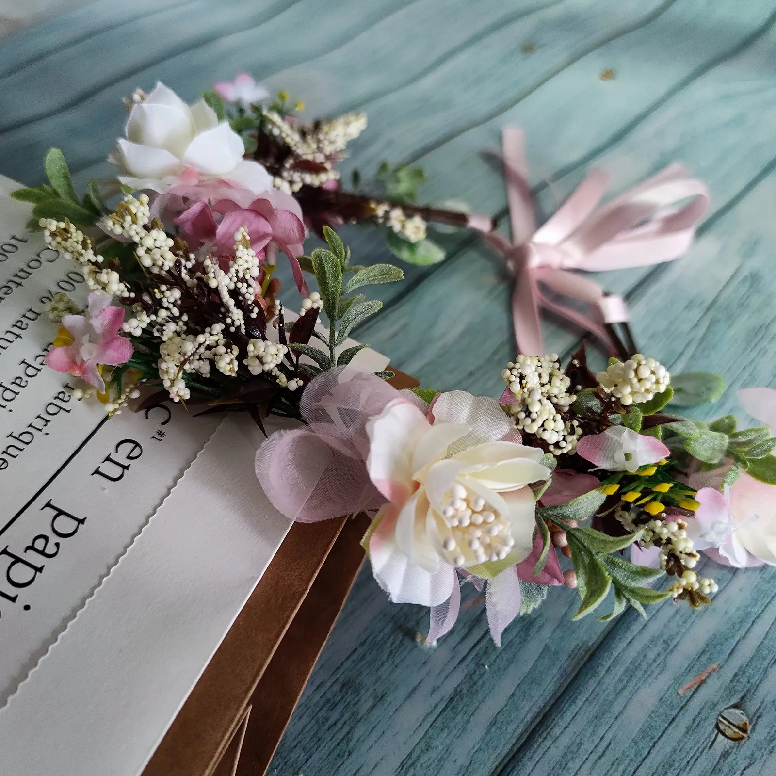 Венок из искусственных цветов, фото №3 Венок из искусственных цветов, фото №3