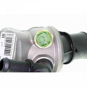 Корпус термостата VEMO V24-99-0047 для ALFA ROMEO FIAT synthetic.ua - Фото 1