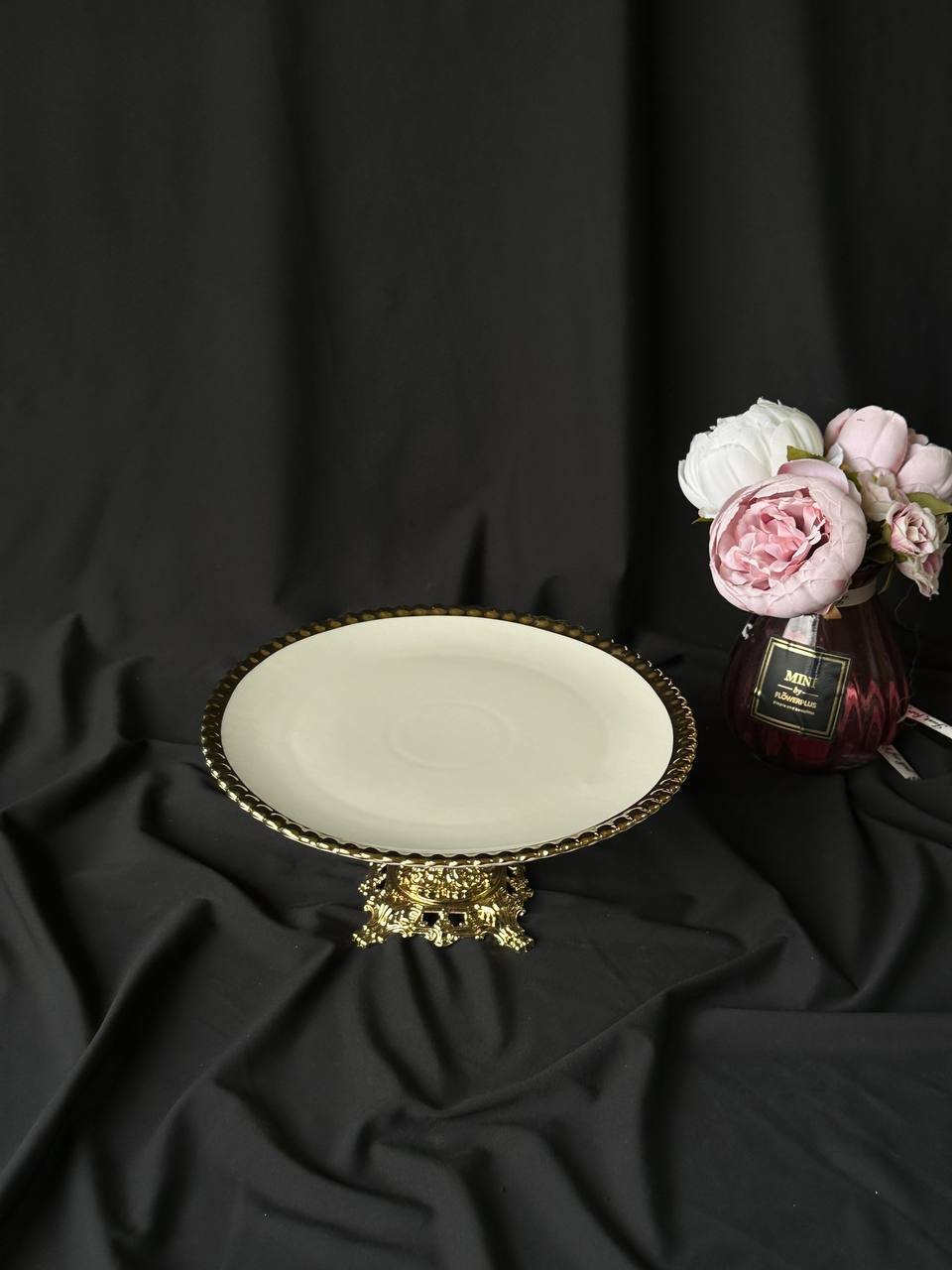 Тортовниця, блюдо з порцеляни з золотою оконтовкою на золотій ніжці 27 см., фото №2