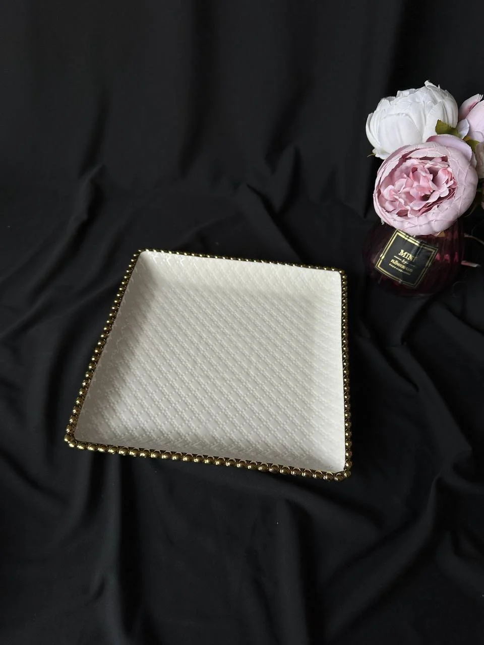 Блюдо квадратне з золотою оконтовкою.  27х27 см, фото №1