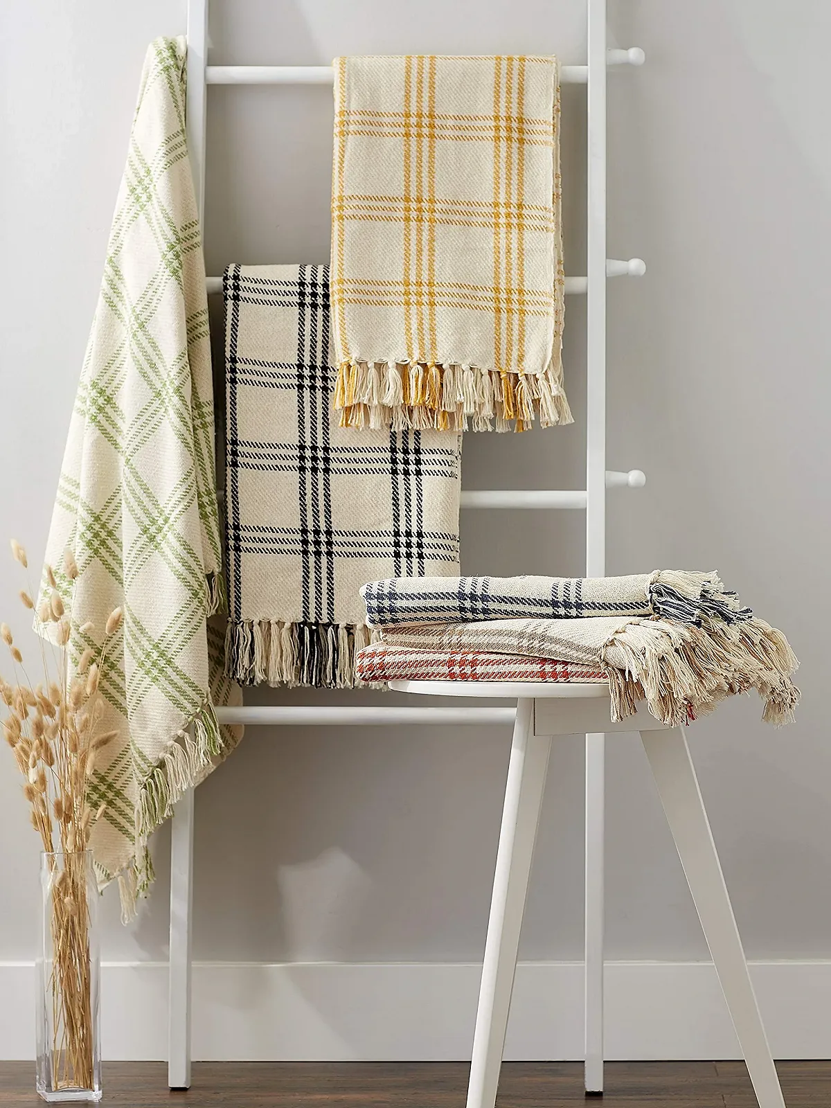 Плед Хлопковый DII Modern Farmhouse Plaid Collection, Белый/Винтажный Красный, 127 x 152 см, фото №6 Плед Хлопковый DII Modern Farmhouse Plaid Collection, Белый/Винтажный Красный, 127 x 152 см, фото №6