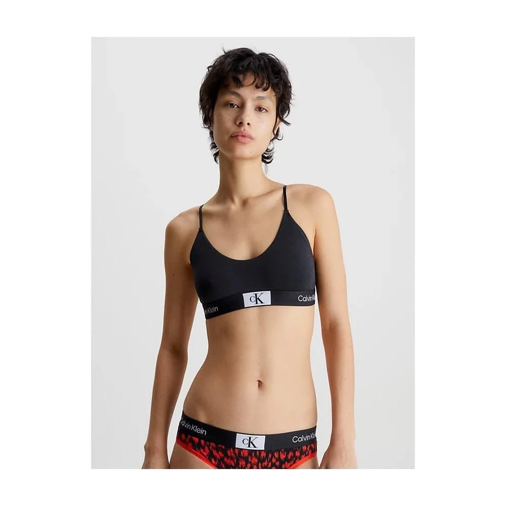 Бралетт Calvin Klein з м'якими чашками, фото №3 Бралетт Calvin Klein з м'якими чашками, фото №3