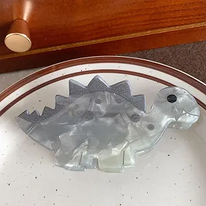 Заколка для волос Динозавр Акриловая - Заколка-коготь динозавра для женщин цена на synthetic.ua - Фото 1 Заколка для волос Динозавр Акриловая - Заколка-коготь динозавра для женщин synthetic.ua - Фото 1