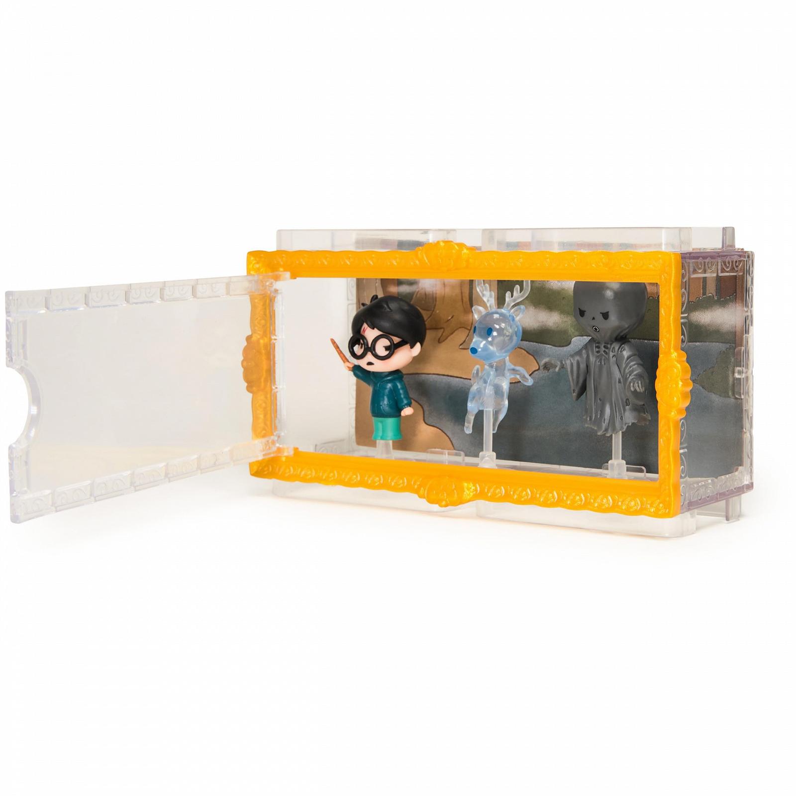 Фігурки Collectible Multipack Wizarding World Harry Potter Micro Magical Moments Patronus з Гаррі Поттером, Патронусом-оленем, Дементором та вітриною, фото №4