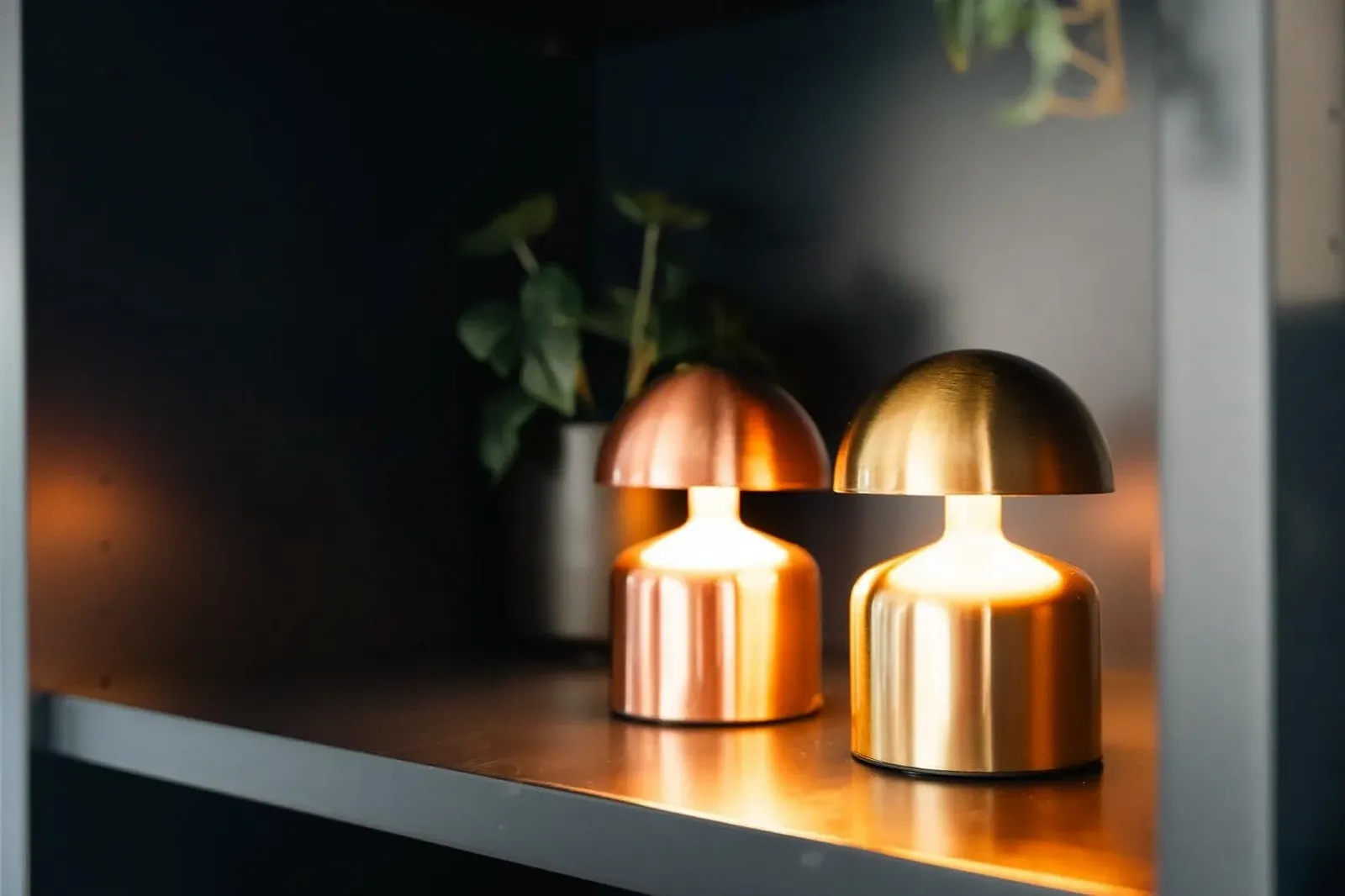 Міні-настільна лампа Luxus Vicky сенсорна LED акумуляторна димування H14 x Ø10 Помаранчева, фото №3