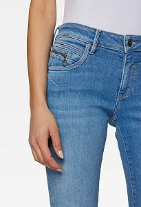 Женские джинсовые штаны MAVI ADRIANA Light Blue Glam Stretch - 26 synthetic.ua - Фото 1