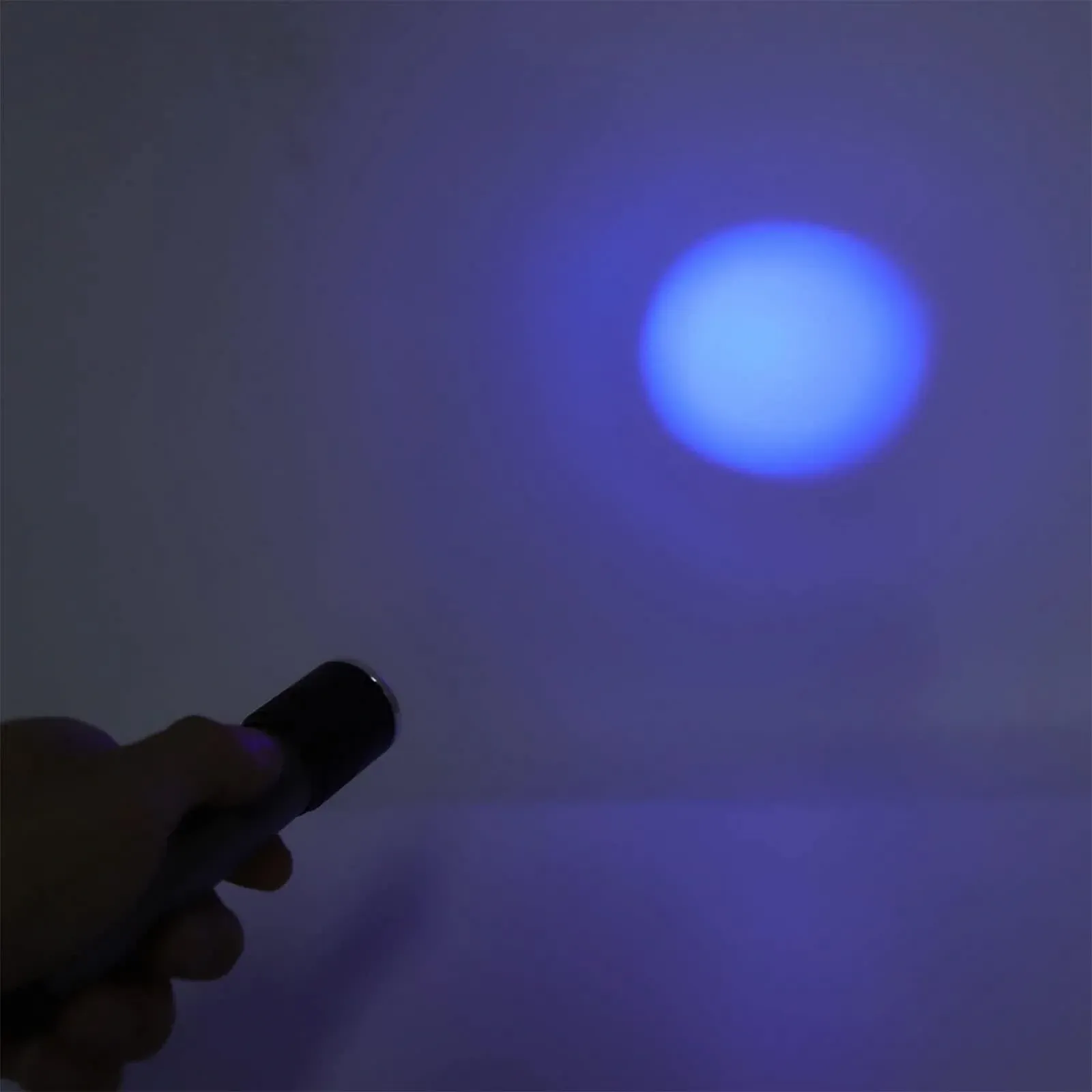 Ультрафіолетовий ліхтарик 365nm Телескопічний зум, фото №6 Ультрафіолетовий ліхтарик 365nm Телескопічний зум, фото №6