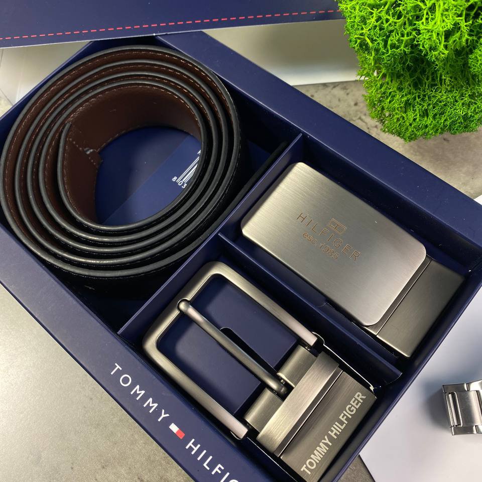 Чоловічий ремінь Tommy Hilfiger шкіряний двосторонній чорно-коричневий з двома змінними пряжками, фото №1 Чоловічий ремінь Tommy Hilfiger шкіряний двосторонній чорно-коричневий з двома змінними пряжками, фото №1