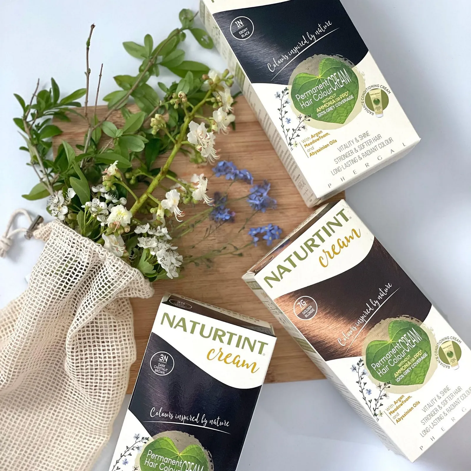 Стойкая крем-краска Naturtint 1N Эбеновый черный, фото №6 Стойкая крем-краска Naturtint 1N Эбеновый черный, фото №6