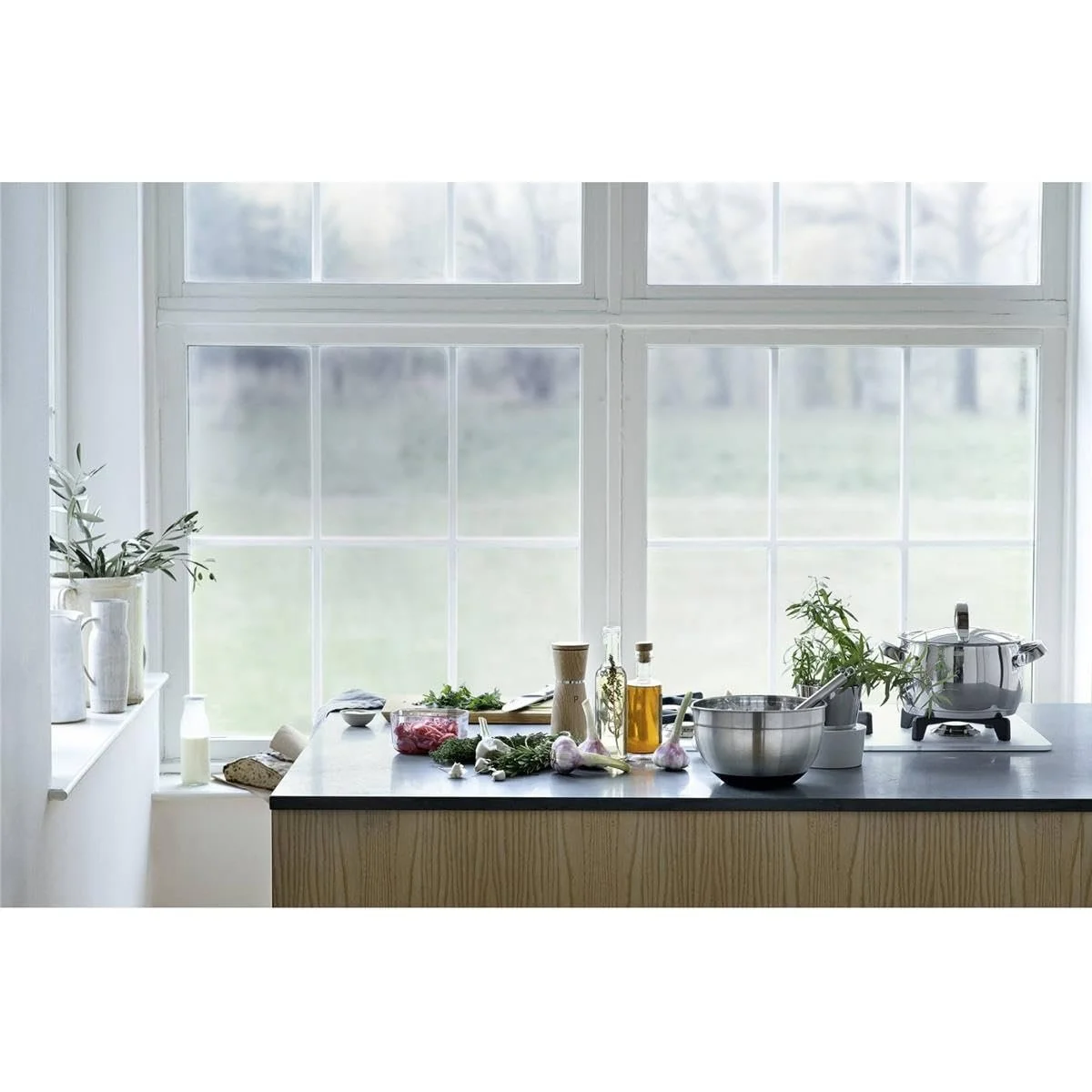 Миска WMF Gourmet 24 см 4,0 л Cromargan Нержавеющая сталь Серебристая, фото №2 Миска WMF Gourmet 24 см 4,0 л Cromargan Нержавеющая сталь Серебристая, фото №2