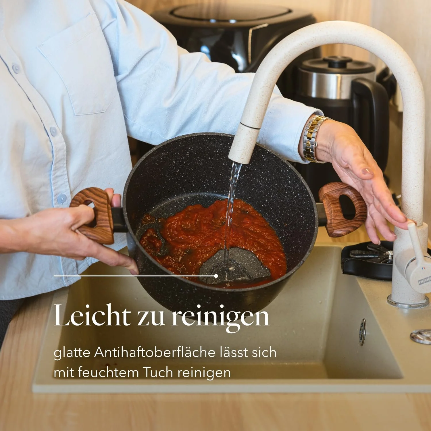 Кастрюля FLORINA Master Black Алюминий 24 см 4 л с антипригарным покрытием для всех типов плит, включая индукционные, эргономичная ручка Soft Touch, крышка с силиконовым ободком, термостойкая, легко моется, фото №8 Кастрюля FLORINA Master Black Алюминий 24 см 4 л с антипригарным покрытием для всех типов плит, включая индукционные, эргономичная ручка Soft Touch, крышка с силиконовым ободком, термостойкая, легко моется, фото №8