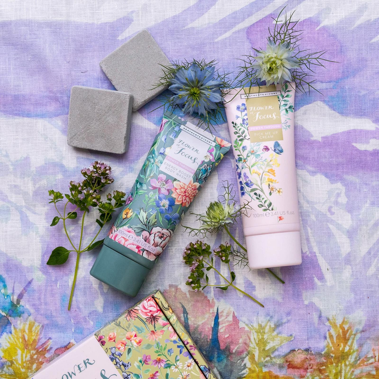 Подарунковий набір Heathcote & Ivory Flower of Focus Pick Me Up (гель для душу 100 мл, універсальний крем 100 мл, 2 x 30 г таблетки для душу), фото №4