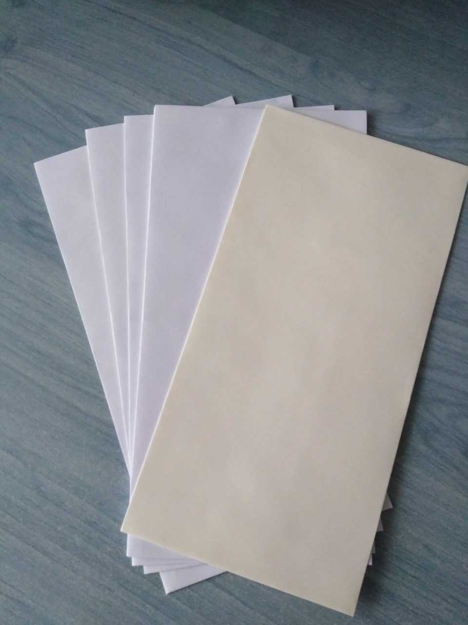 Белые бумажные конверты для открыток размером 22×11 см. Упаковка по 10 шт., фото №2