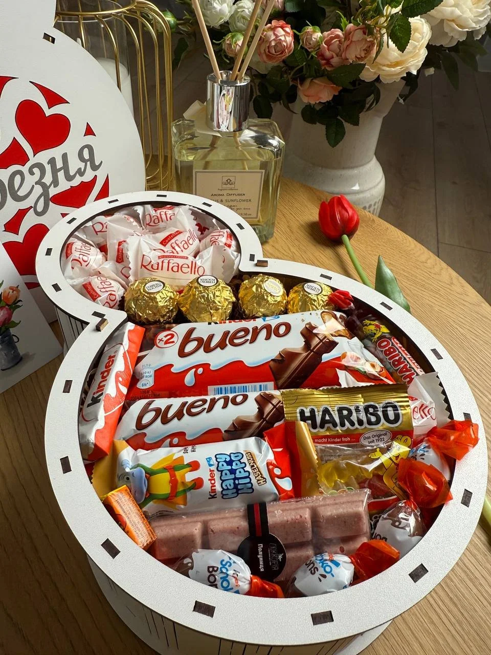 Набір солодощів в подарунковій коробці до 8 березня, фото №8