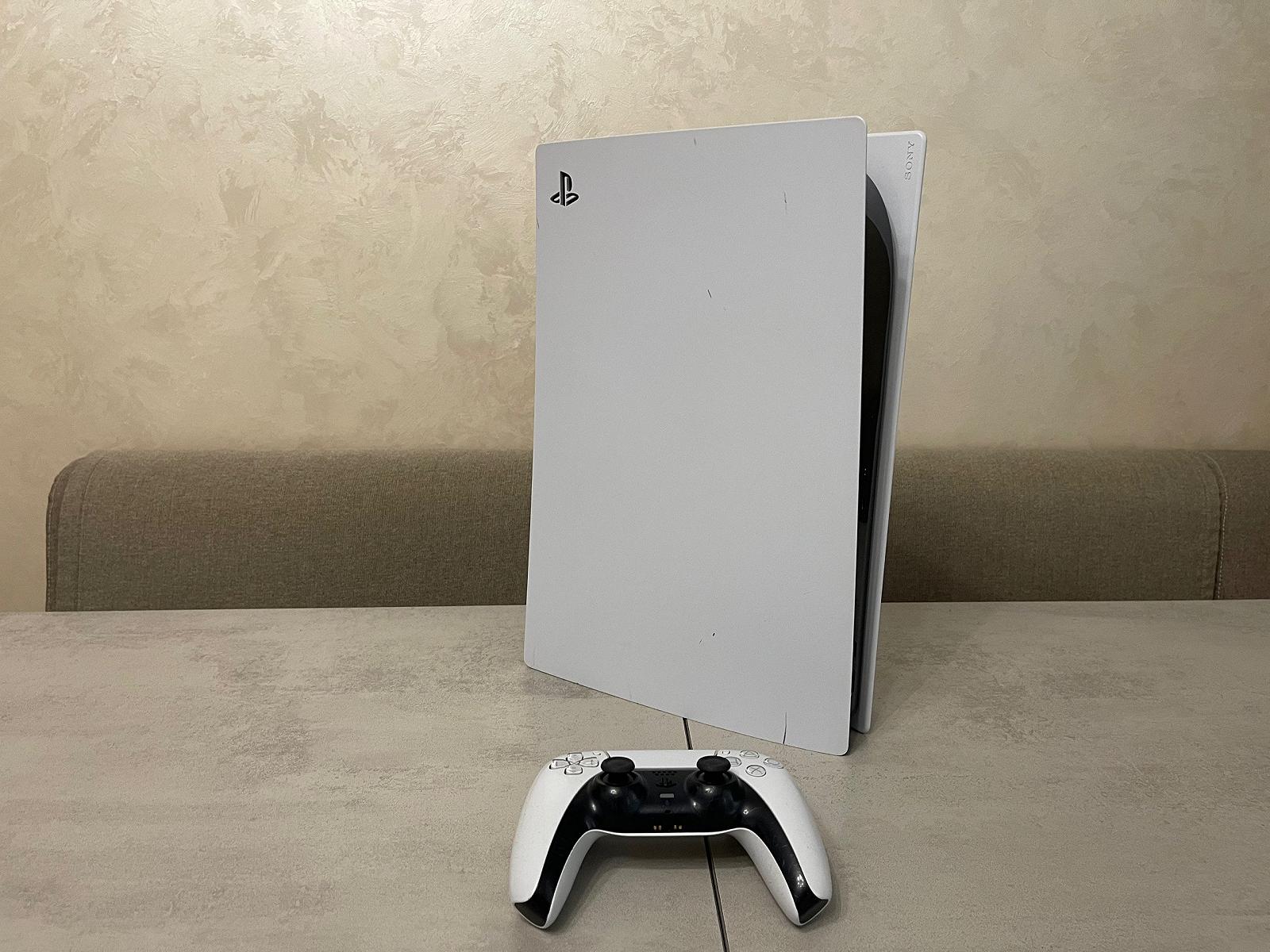 Ігрова приставка Sony Playstation PS5 CFI-1215A, Blu-ray + геймпад, фото №3 Ігрова приставка Sony Playstation PS5 CFI-1215A, Blu-ray + геймпад, фото №3
