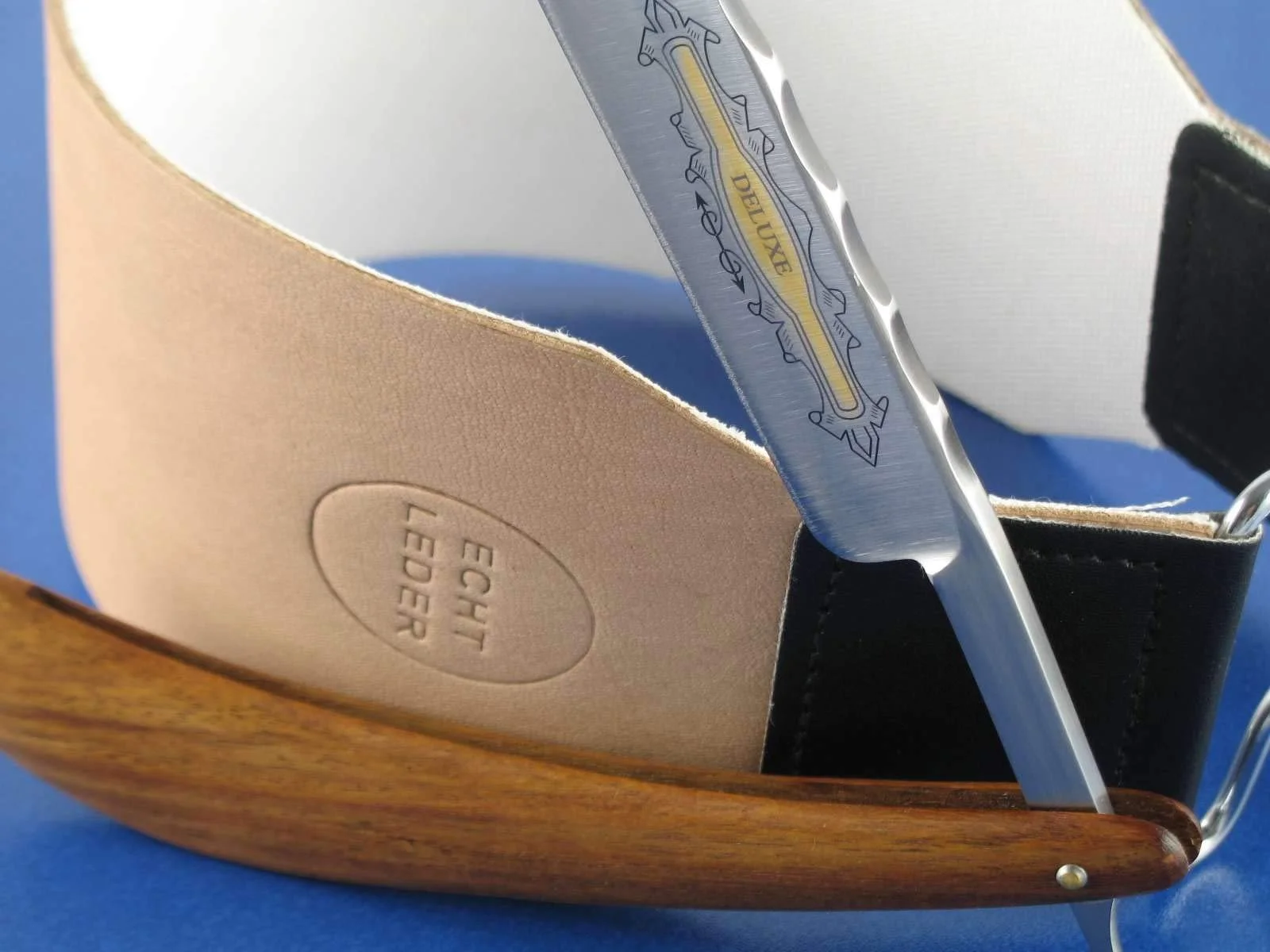 Набір для гоління Beginner's Razor Set Professional Strop Gold Etching Wooden Handle, фото №3 Набір для гоління Beginner's Razor Set Professional Strop Gold Etching Wooden Handle, фото №3