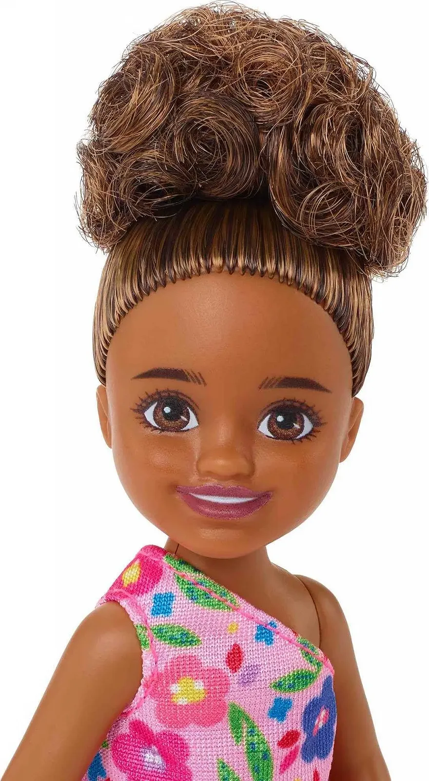 Кукла Barbie Chelsea Club HGT07 15 см Шарнирная Девочка Мулатка с розовыми цветами, фото №3