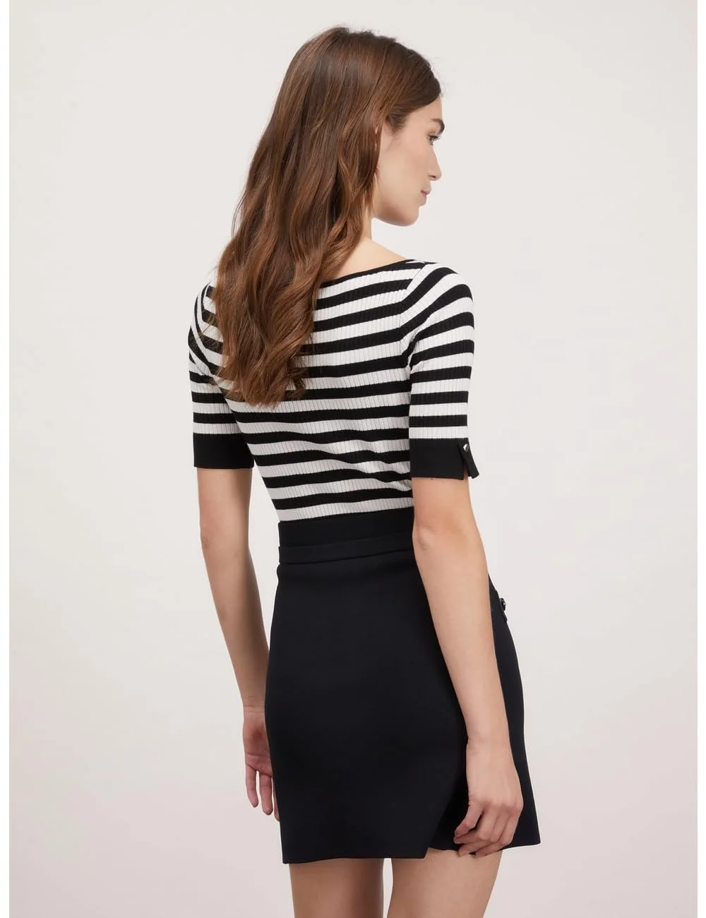 Свитер Motivi Slim в полоску Черный Осень Зима 24, фото №3 Свитер Motivi Slim в полоску Черный Осень Зима 24, фото №3