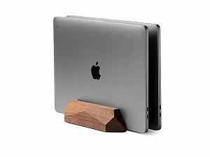 Подставка для ноутбука Oakywood Vertikaler, подставка для планшета, док-станция для двух ноутбуков, двойная деревянная подставка для 2 ноутбуков, для устройств толщиной до 2 см, совместима с MacBook Pro, Air iPad - 18 x 11.3 x 4 см, орех - Фото 1