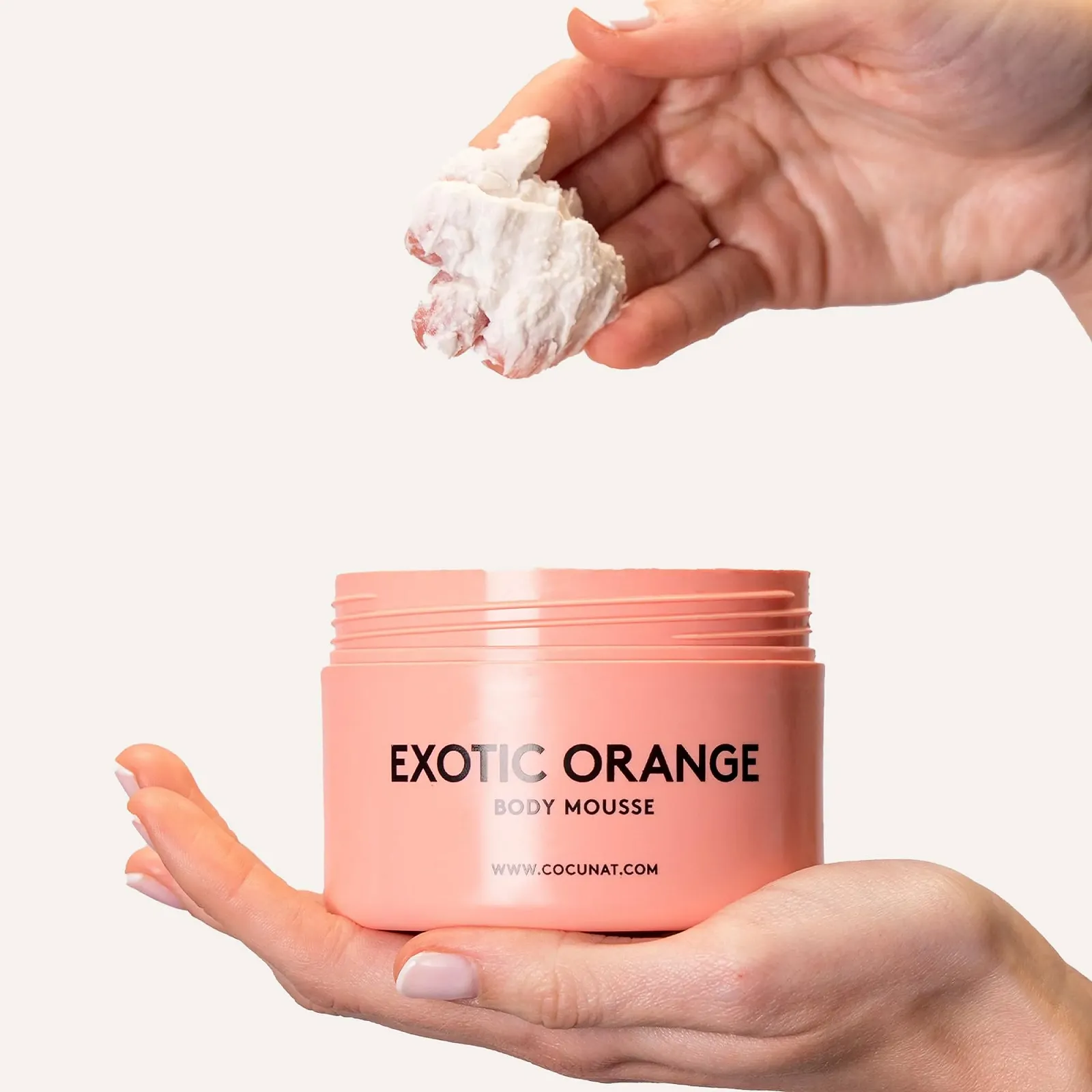Мус для тіла COCUNAT Зволожуючий та Підтягуючий Exotic Orange 24 години Цитрусовий Аромат Масло Ши 200 мл, фото №3