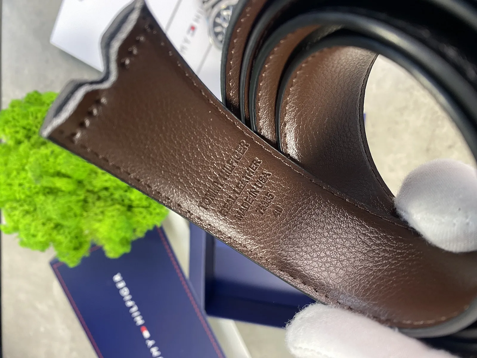 Подарунковий набір зі шкіряним ремнем TH з двома змінними пряжками Томмі Хілфігер, фото №12